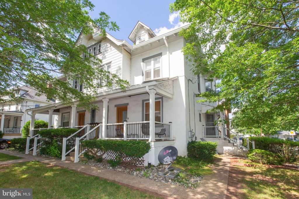 Photo of 427 E Main Street, COLLEGEVILLE, PA 19426 (MLS # PAMC2166338)