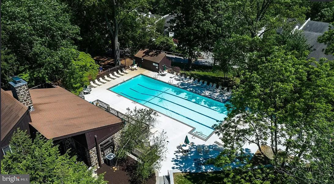 SUMMIT HOUSE - Residential Lease