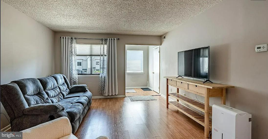 SUMMIT HOUSE - Residential Lease