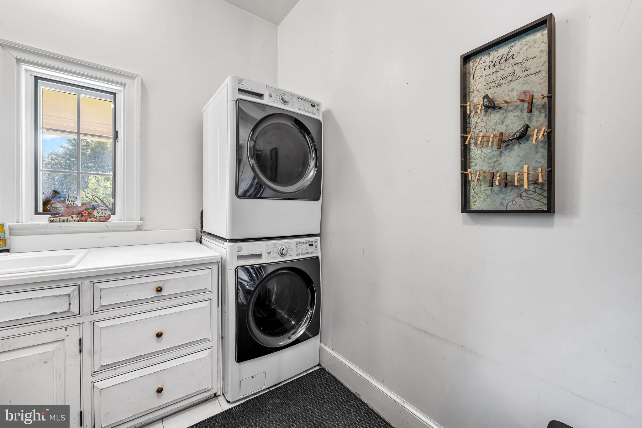 BRADFORDS REST - Residential