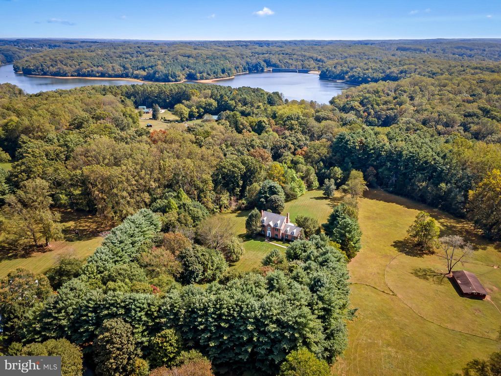 Photo of 660 Greenbridge Road, BROOKEVILLE, MD 20833 (MLS # MDMC2201420)