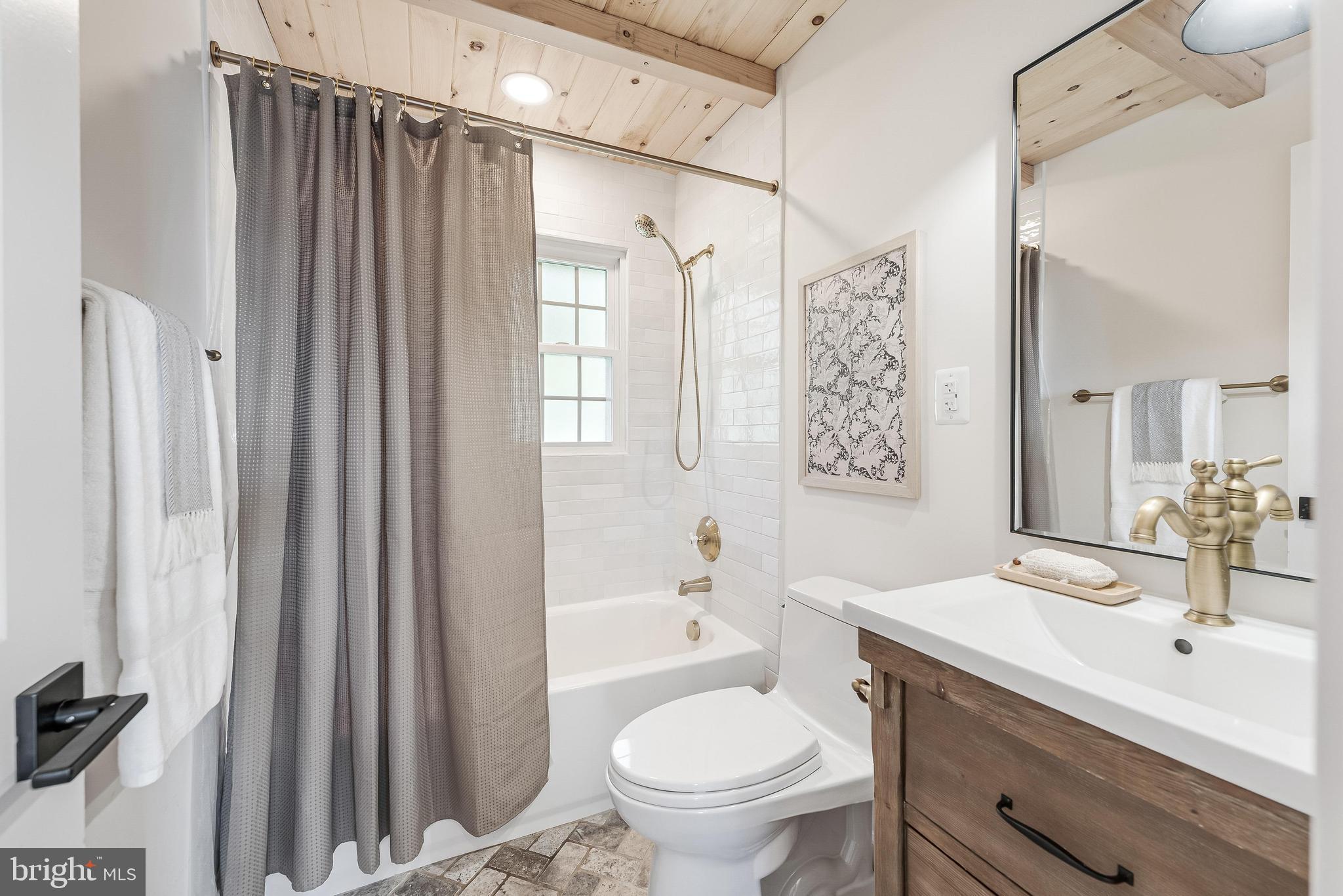 SKYLAND ESTATES - Residential