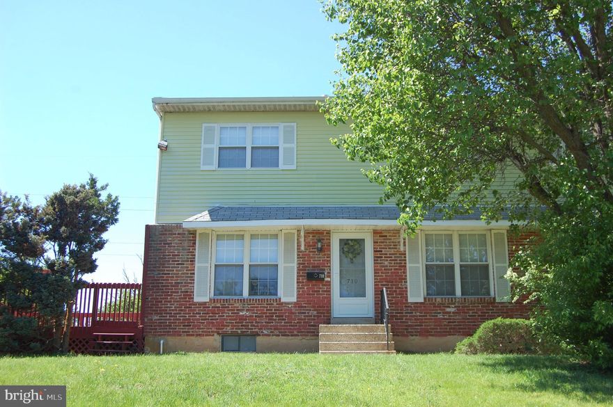 Desirable Whitpain Hills END UNIT!  Large deck and side yard.  New carpet in LR, FR, and 3 of the Bedrooms.  Freshly painted off white.  New Stove and DW.  Newer HVAC. The FR has a cozy wood burning FP and sliders to the large deck.  Basement has been waterproofed and freshly painted...PLENTY of storge space and closets.  Upstairs in addition to the owners suite with full ball, are 2 additional bedrooms, hall of closets and full bath.
HOA includes common area manitenance, Pool, snow removal, lawn, WATER and trash.  Move in ready!