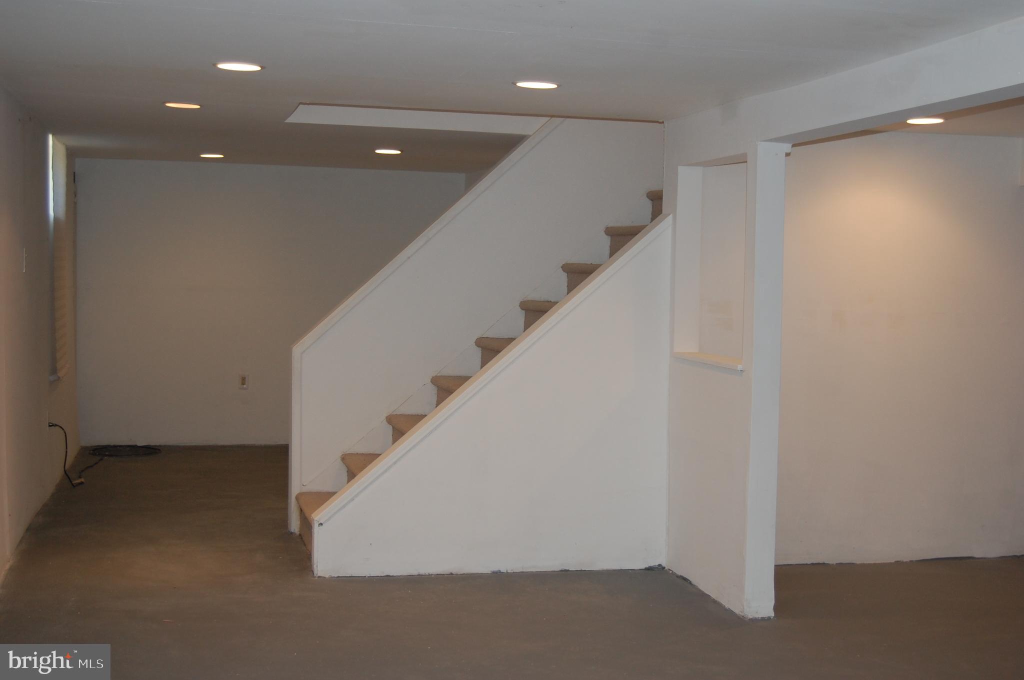 WHITPAIN HILLS - Residential