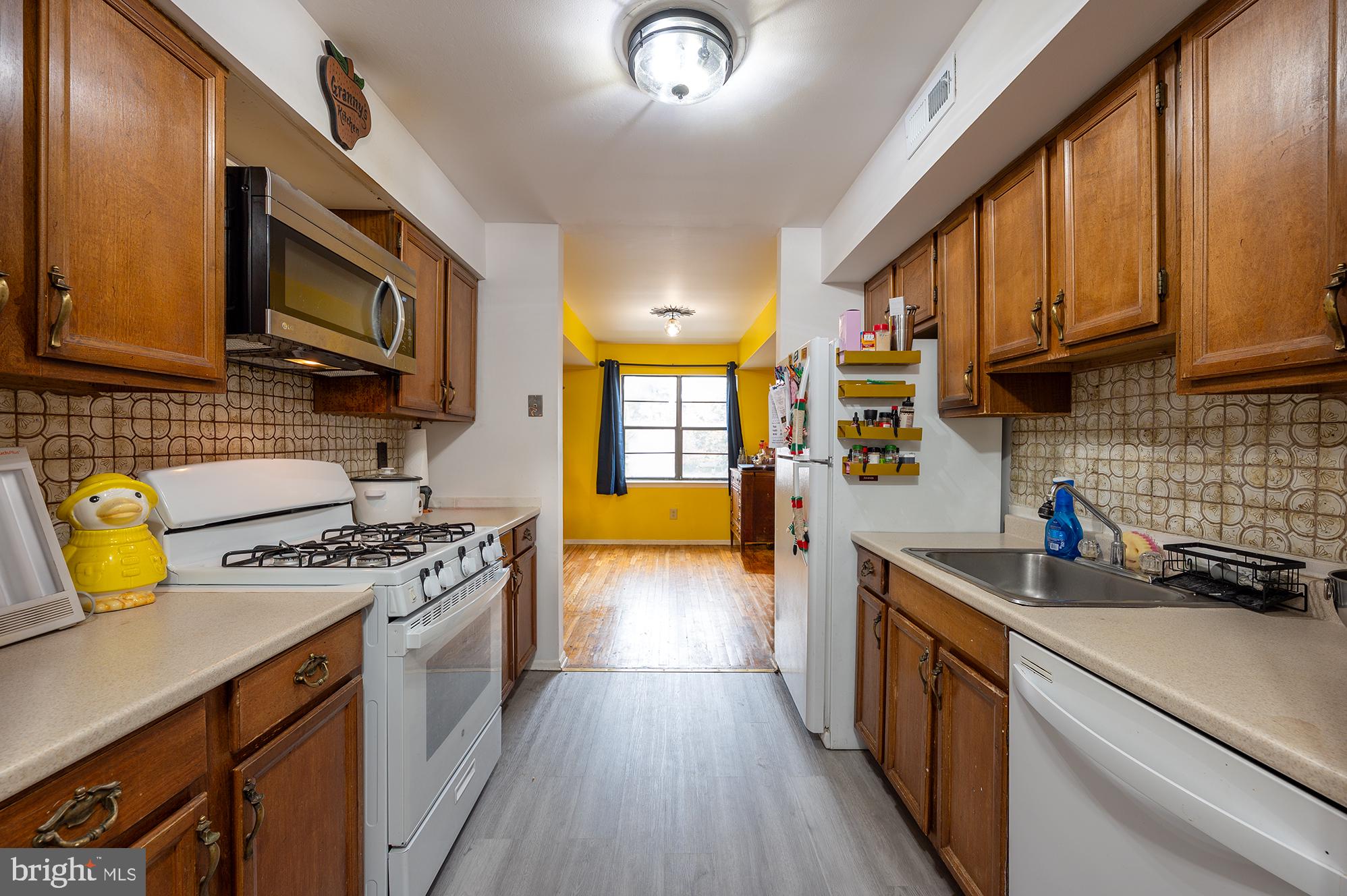 1622 COUNTRY MILL DRIVE