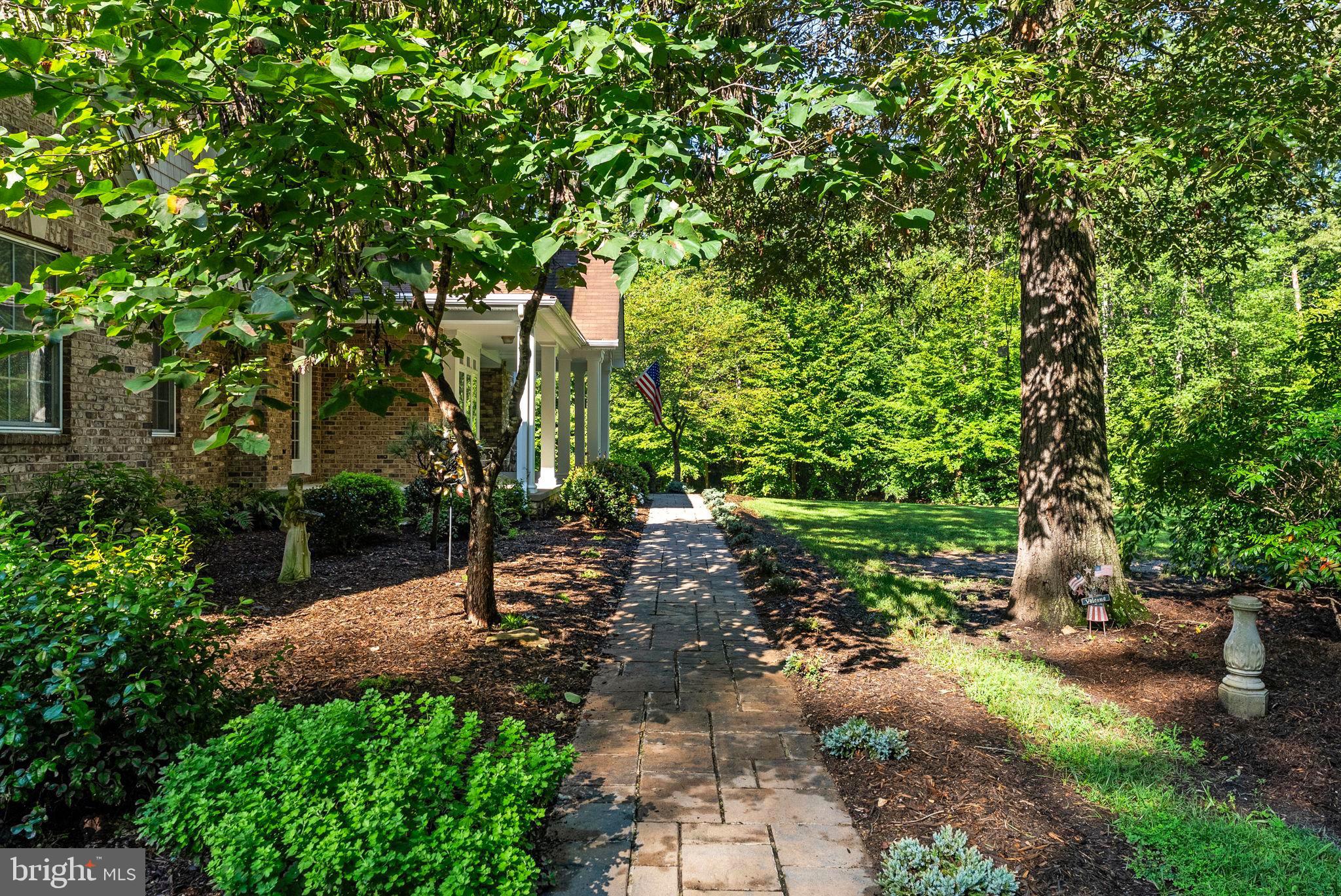 8811 EDGEWOOD FARM LANE