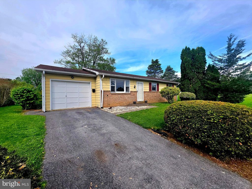 Photo of 188 N Hazel Street, MANHEIM, PA 17545 (MLS # PALA2088192)