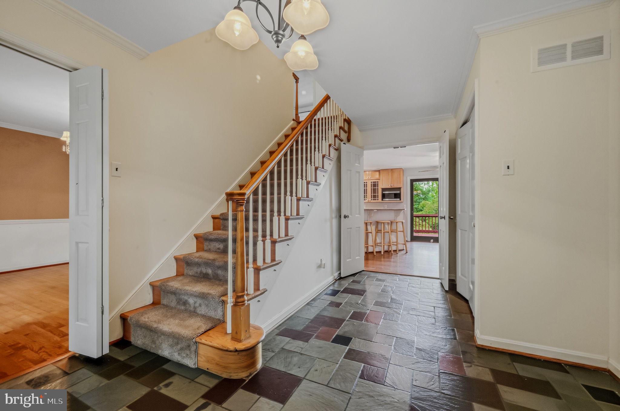 844 SUMMERSET DRIVE