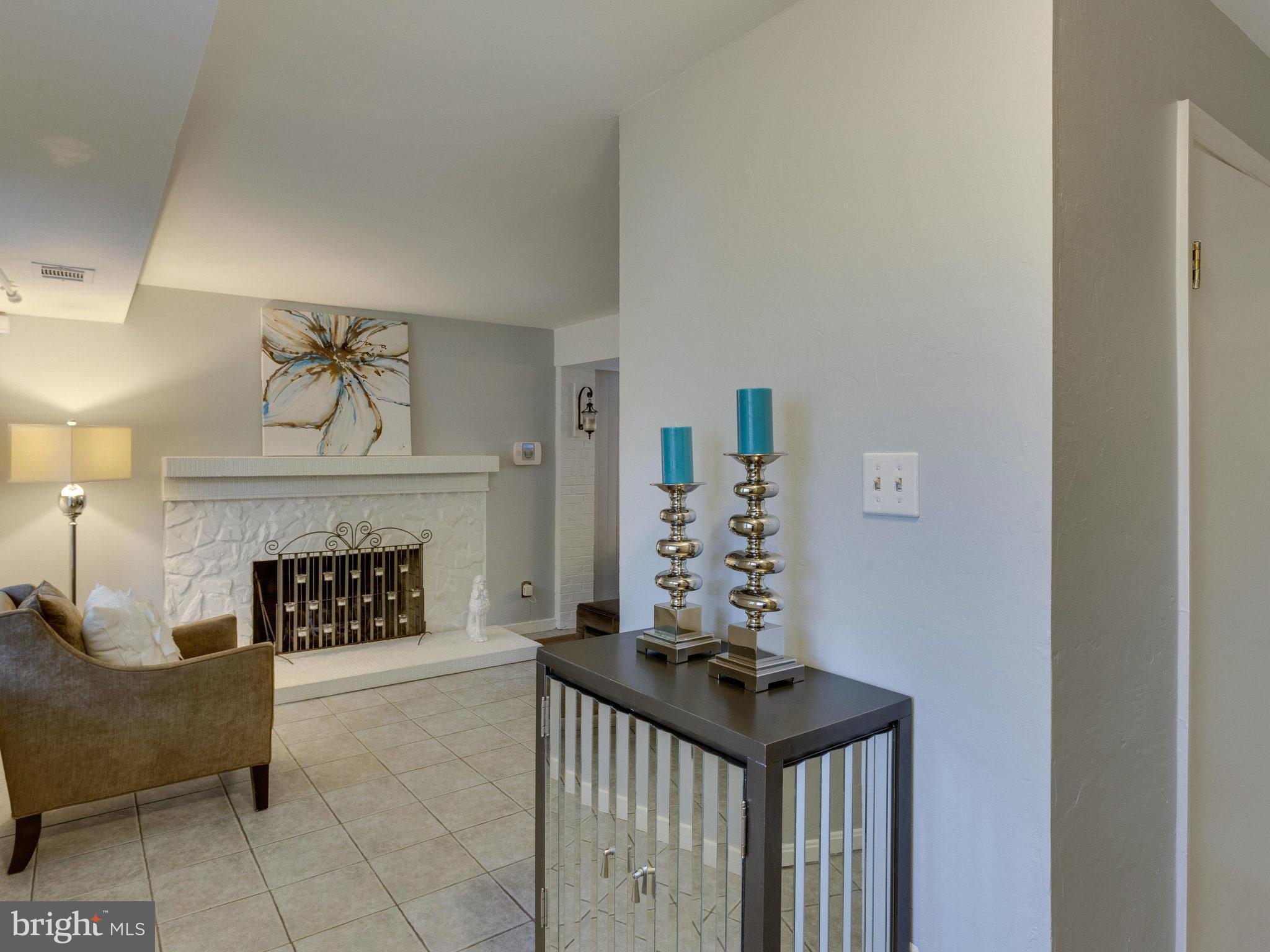 PINEWOOD LAKE - Residential