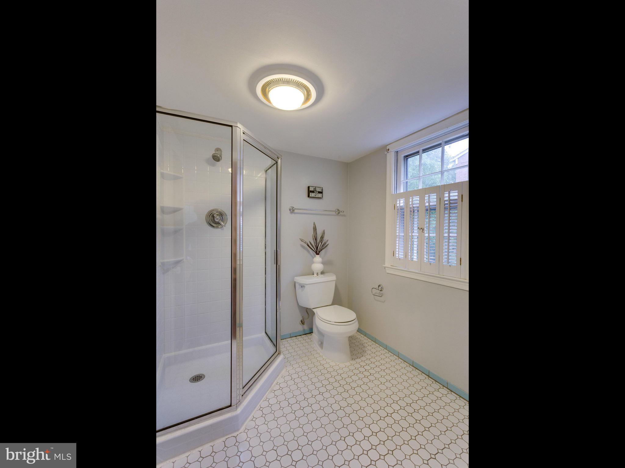 PINEWOOD LAKE - Residential