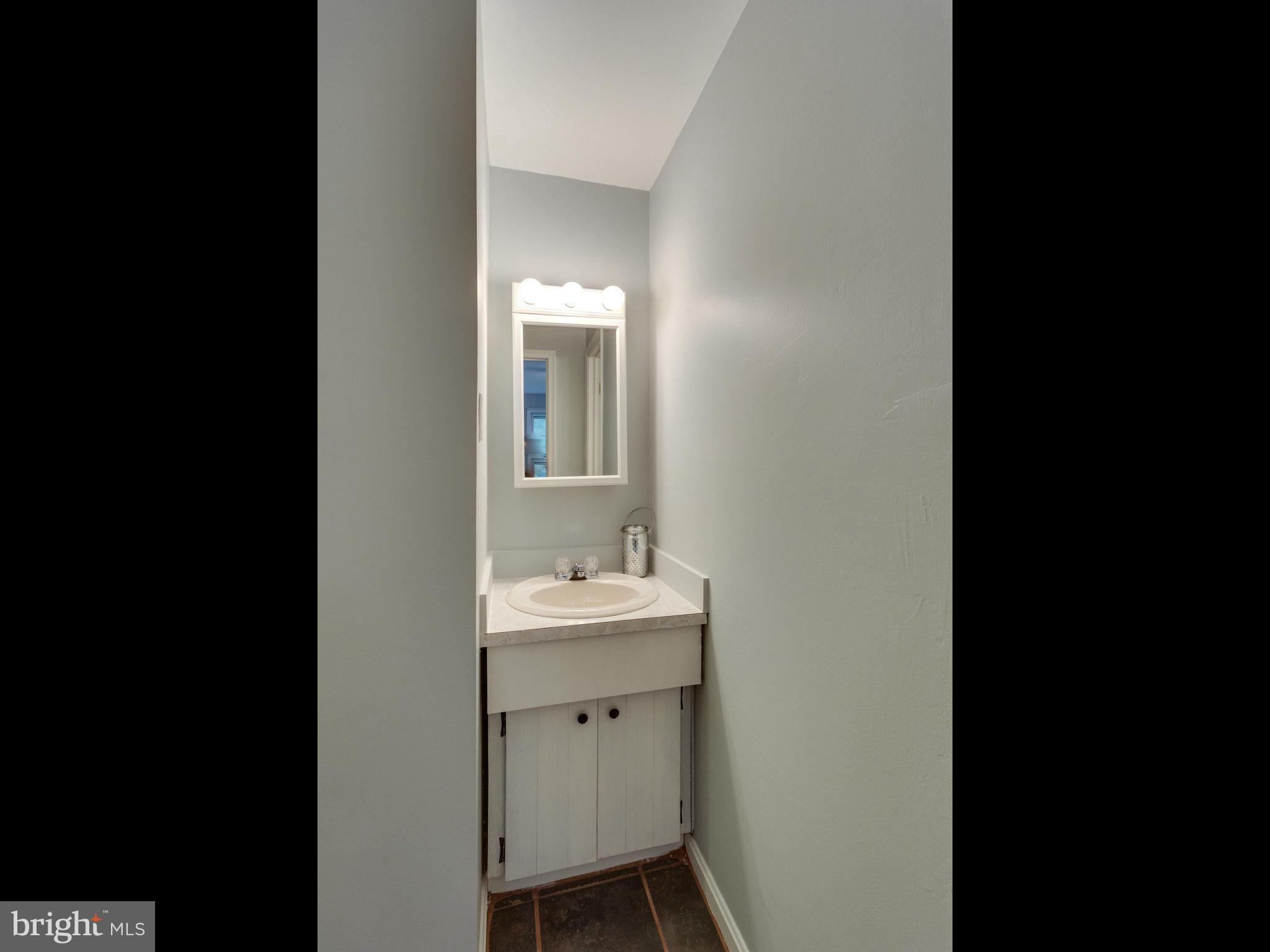 PINEWOOD LAKE - Residential