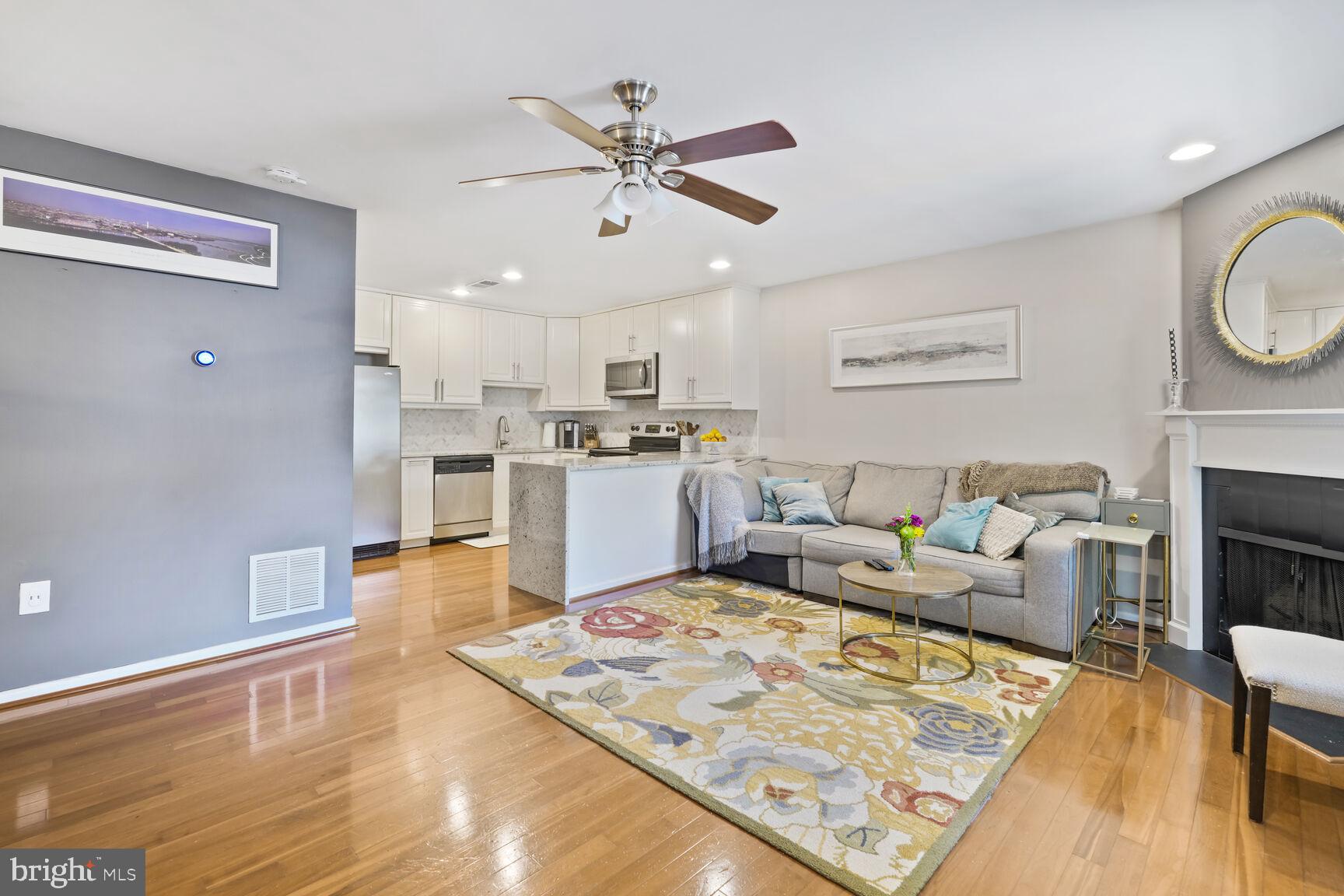 STAFFORD SQUARE - Residential