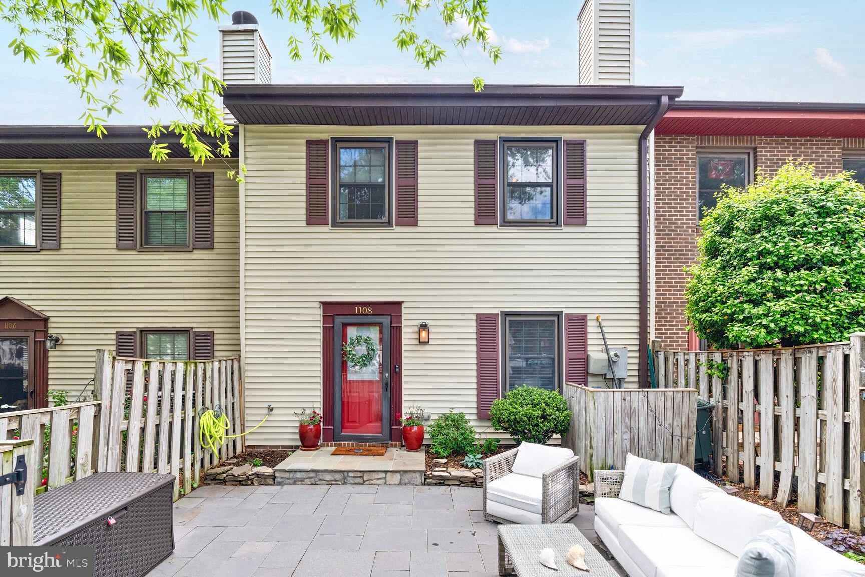 STAFFORD SQUARE - Residential