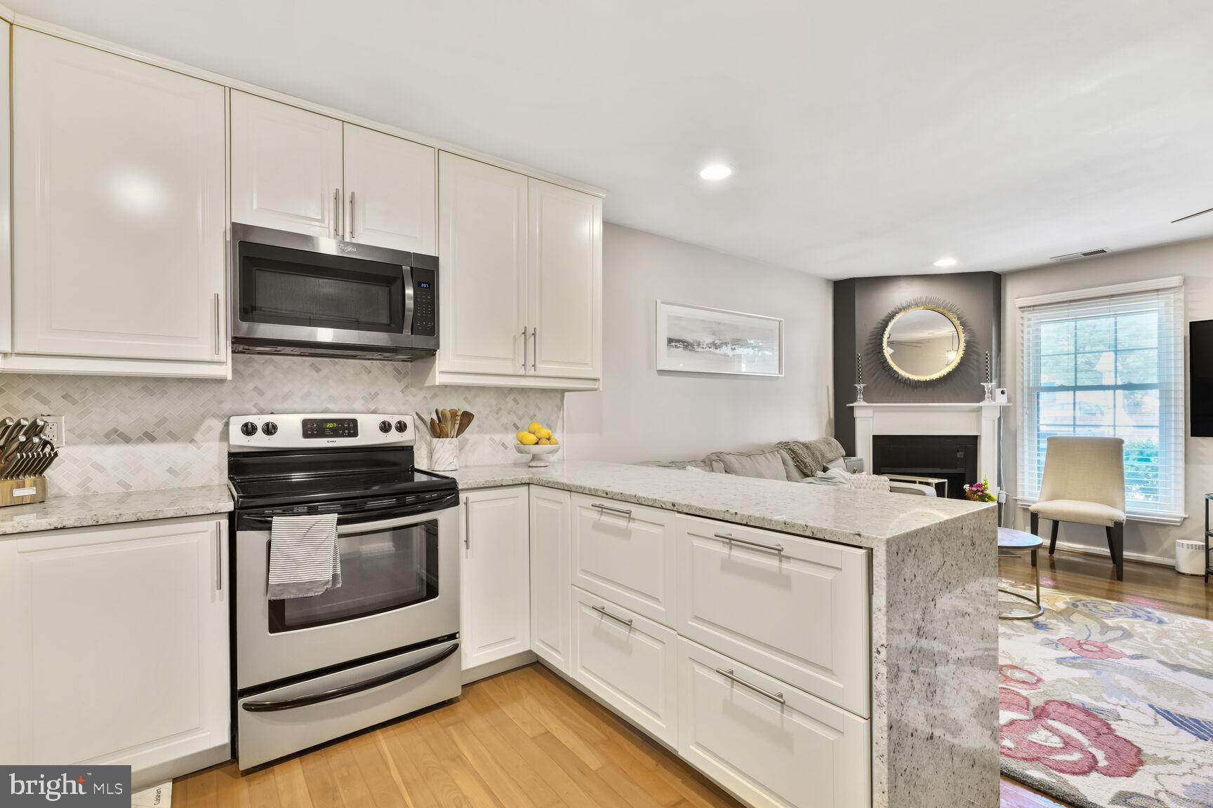 STAFFORD SQUARE - Residential