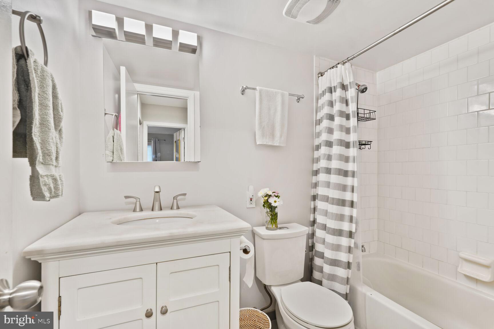 STAFFORD SQUARE - Residential