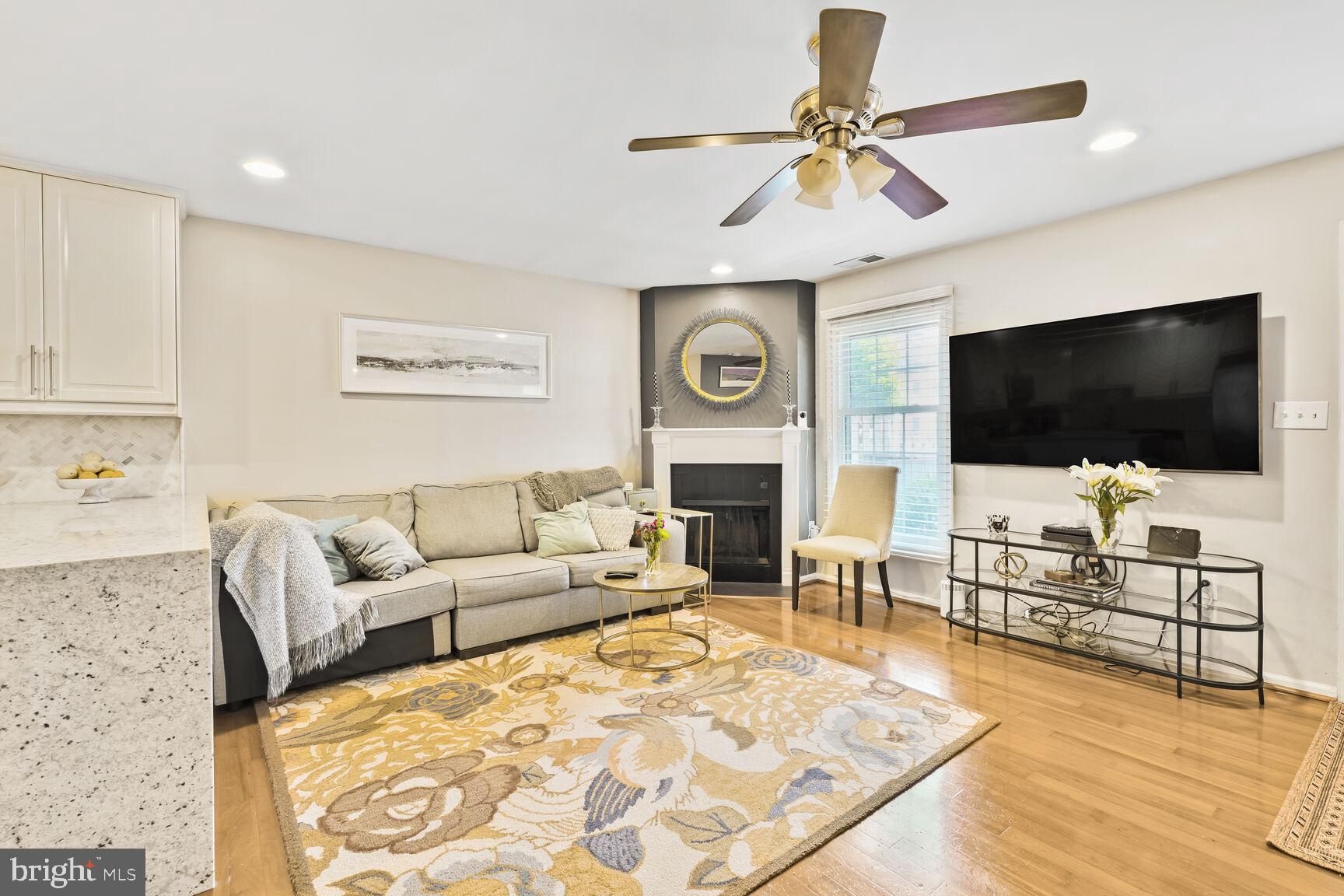 STAFFORD SQUARE - Residential