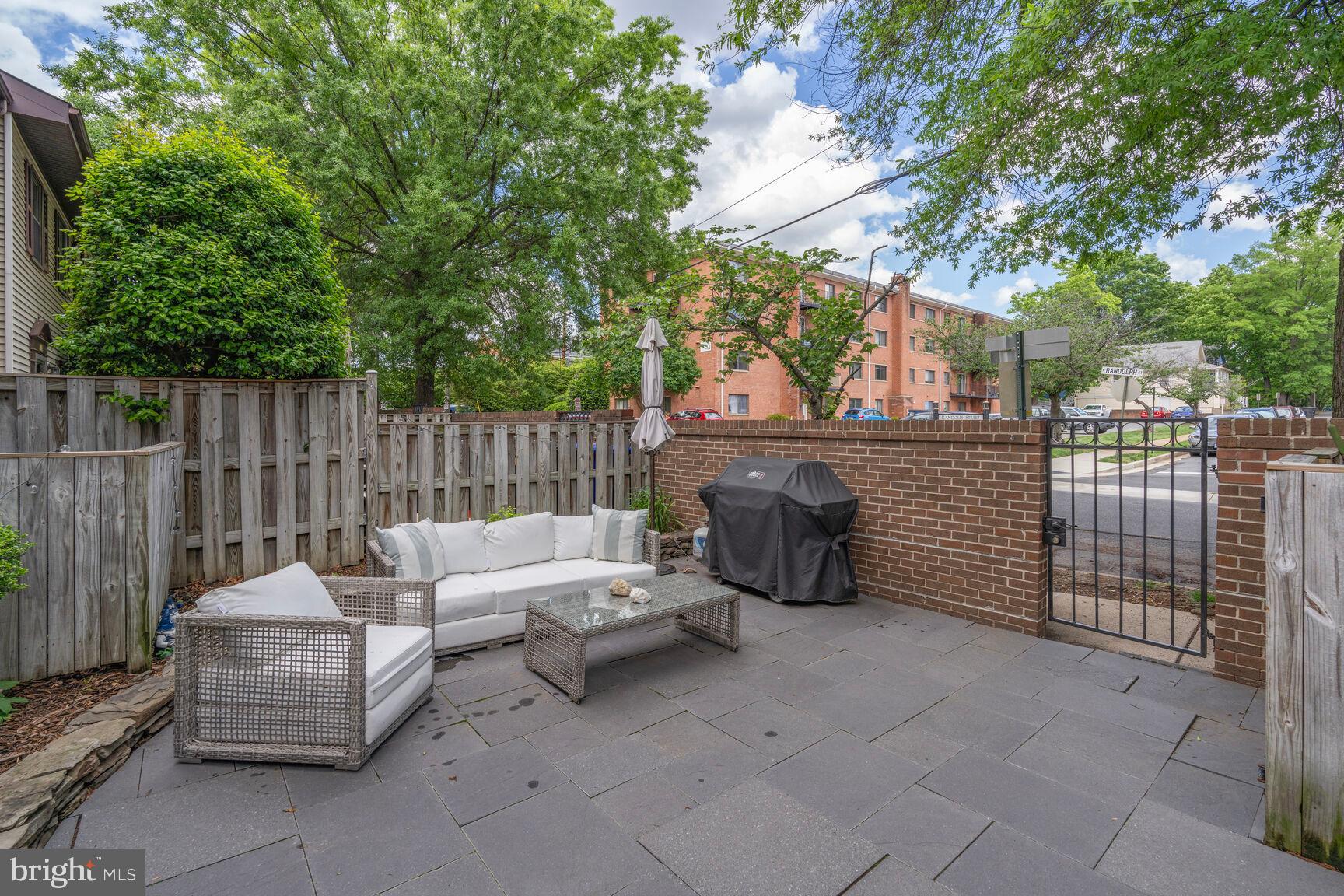 STAFFORD SQUARE - Residential