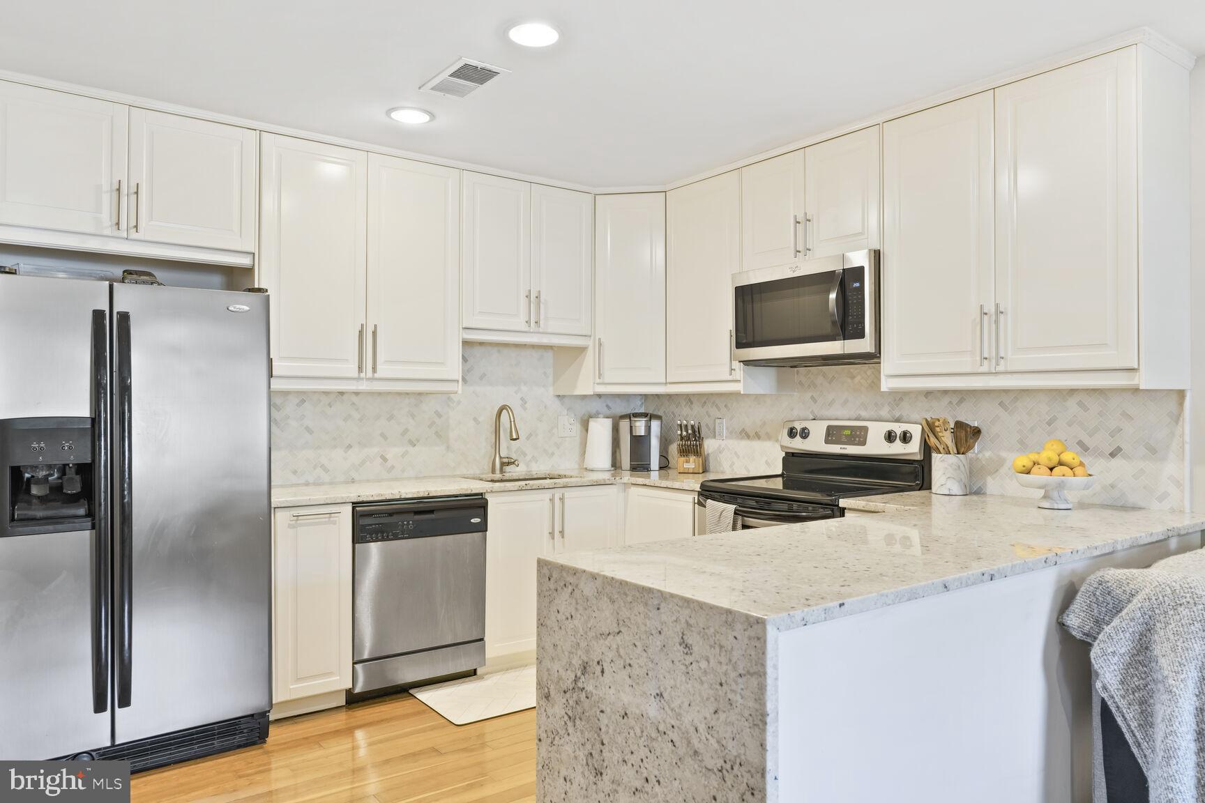 STAFFORD SQUARE - Residential