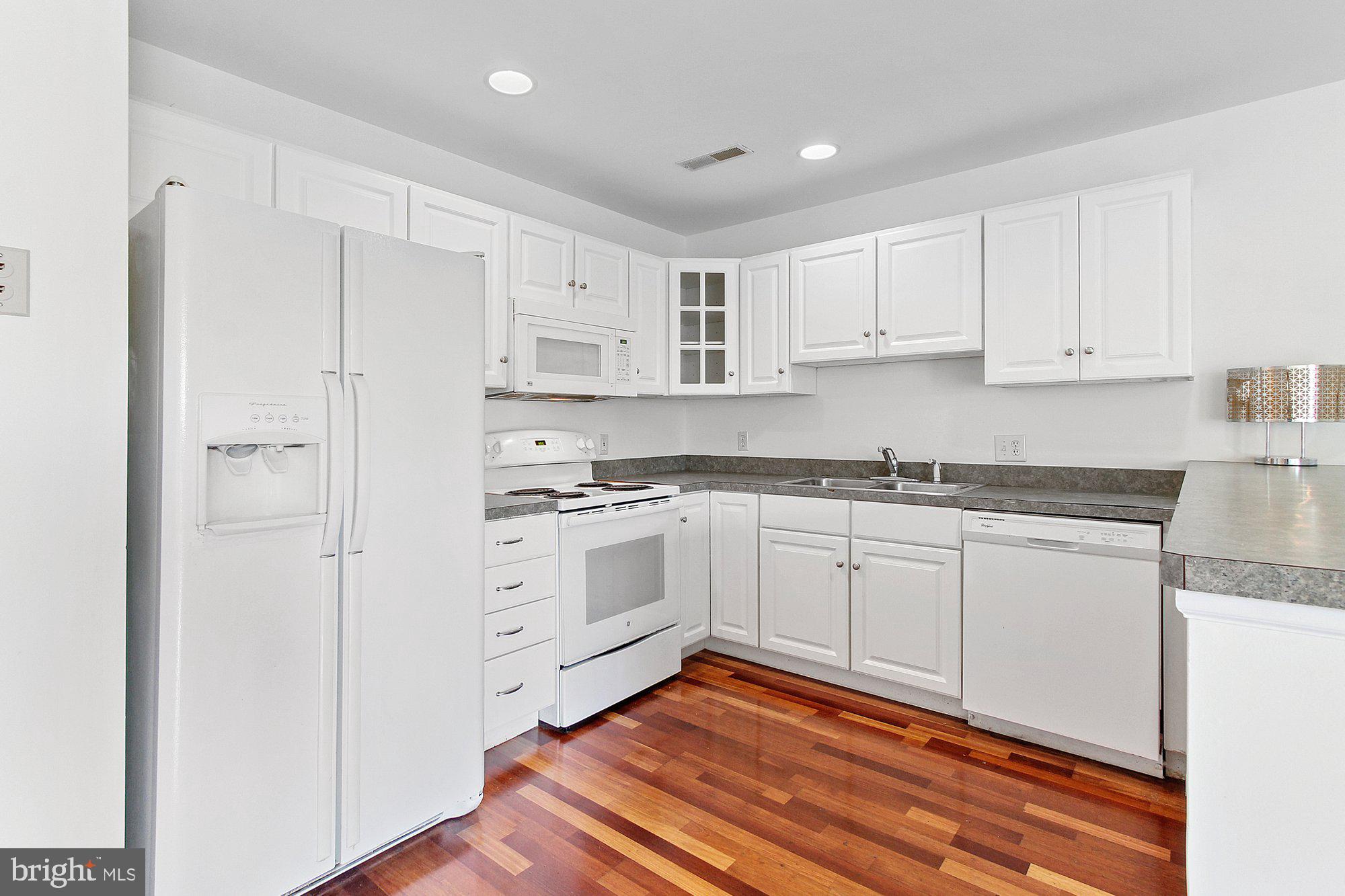 QUAIL HOLLOW - Residential