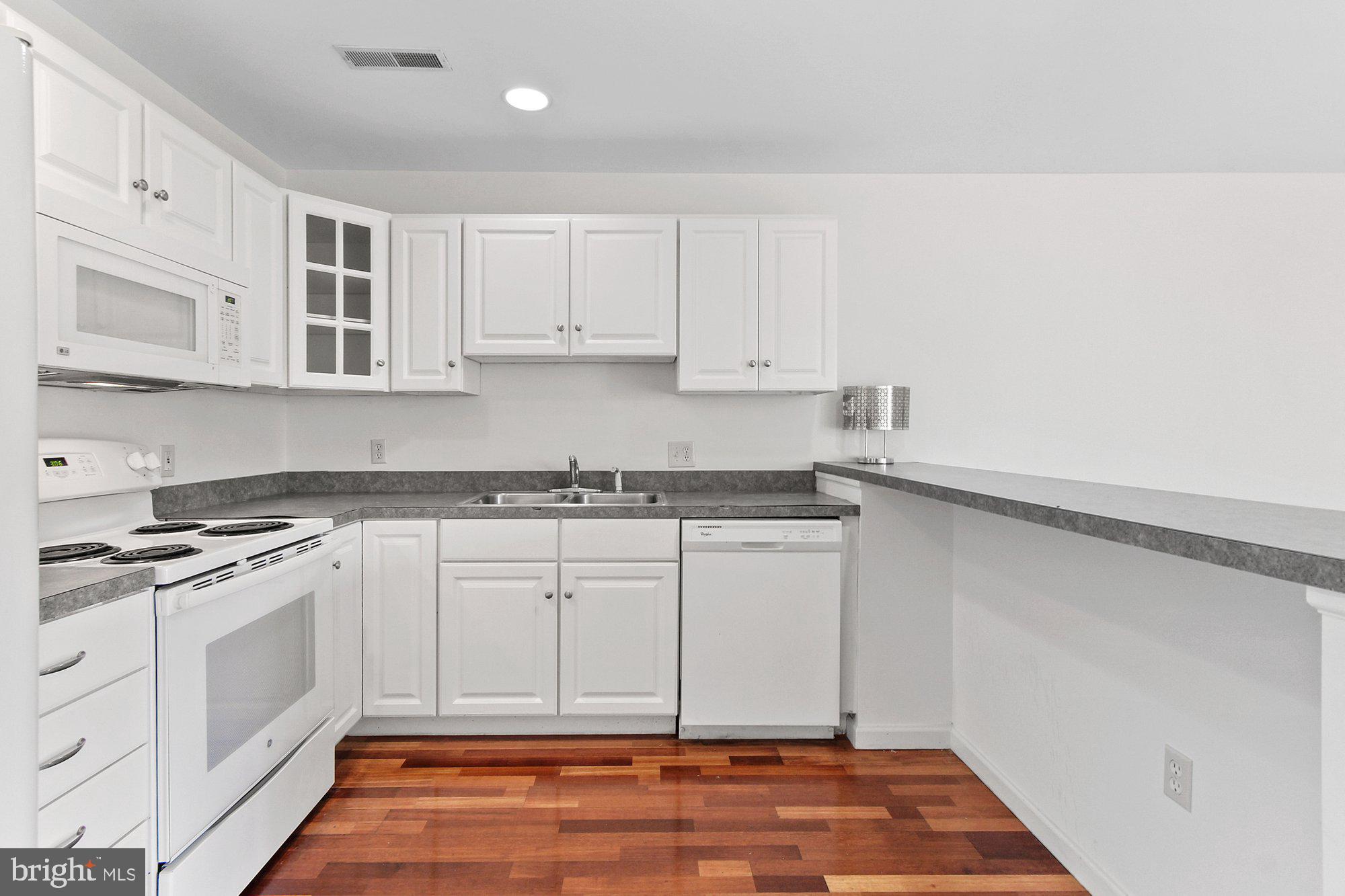 QUAIL HOLLOW - Residential