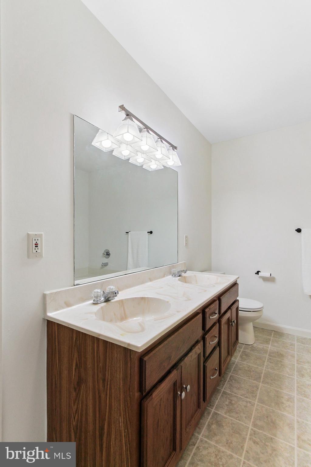 QUAIL HOLLOW - Residential