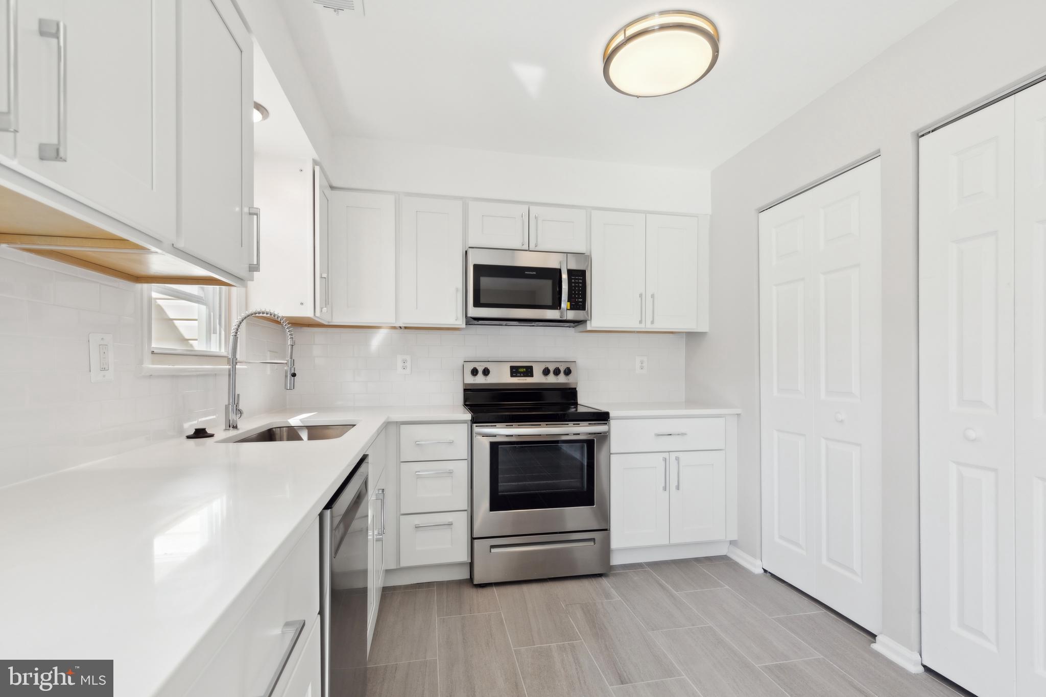 OAKWOOD VILLAGE CONDO - Residential