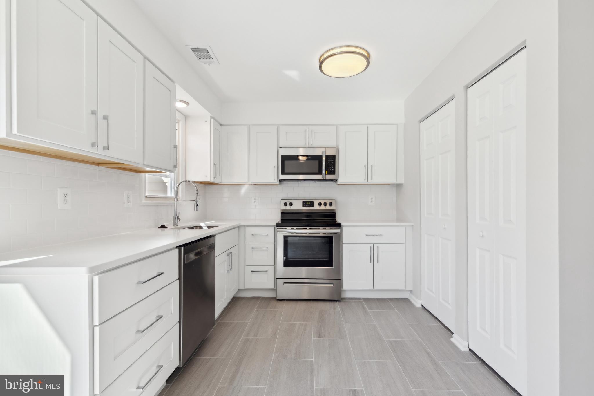 OAKWOOD VILLAGE CONDO - Residential