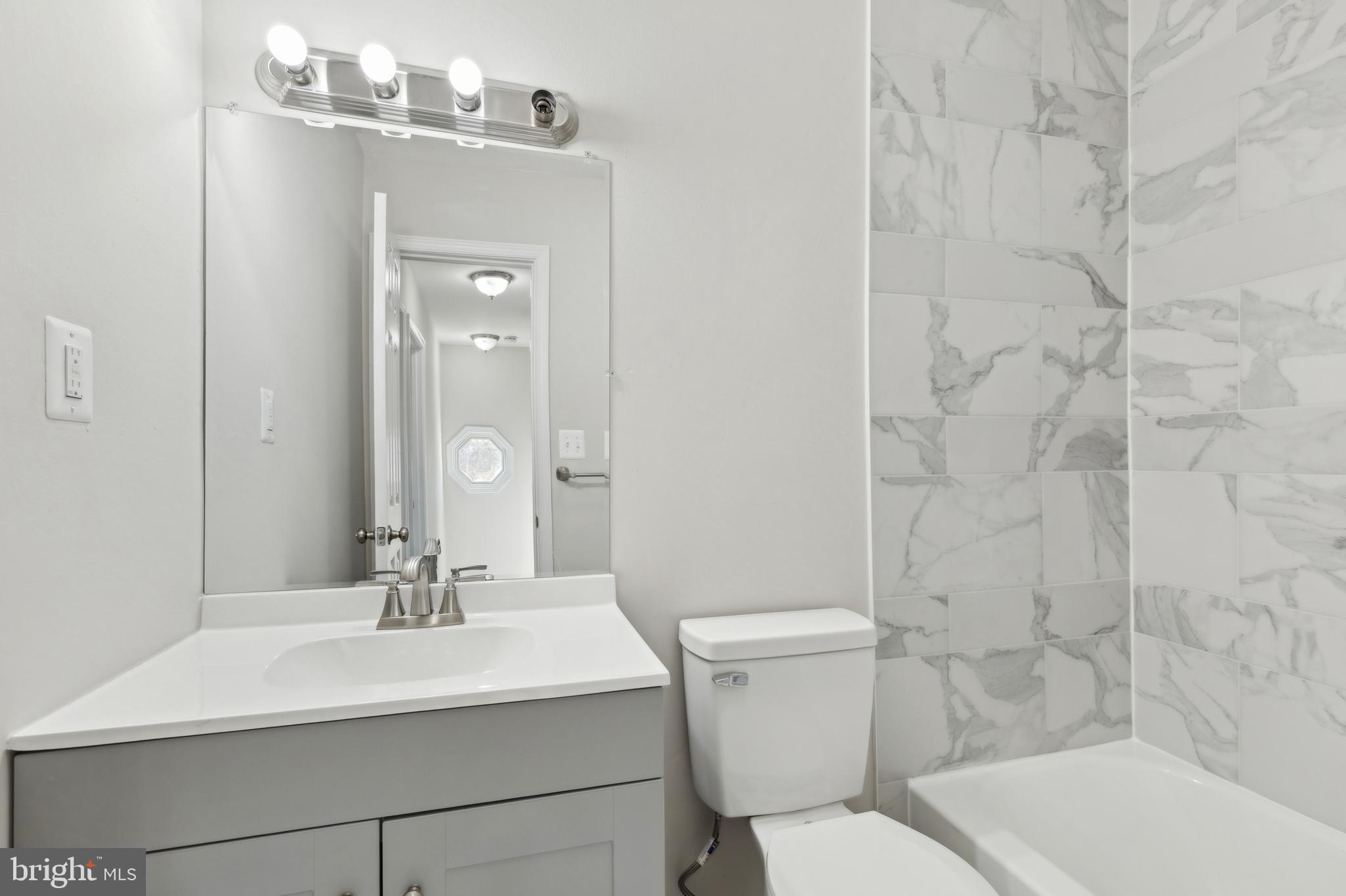 OAKWOOD VILLAGE CONDO - Residential