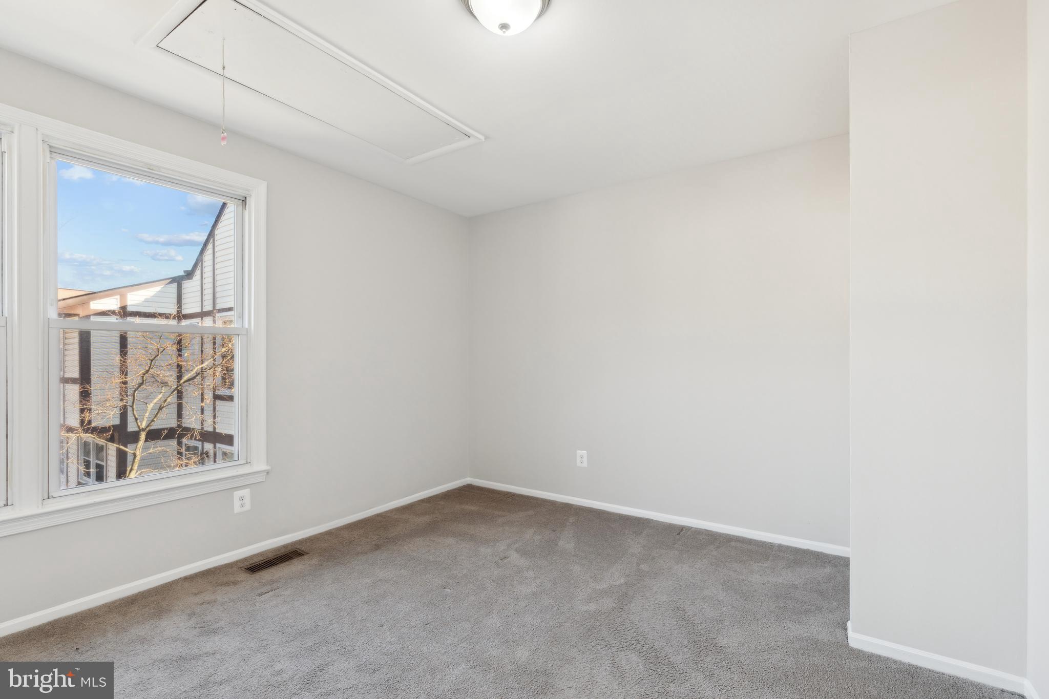 OAKWOOD VILLAGE CONDO - Residential