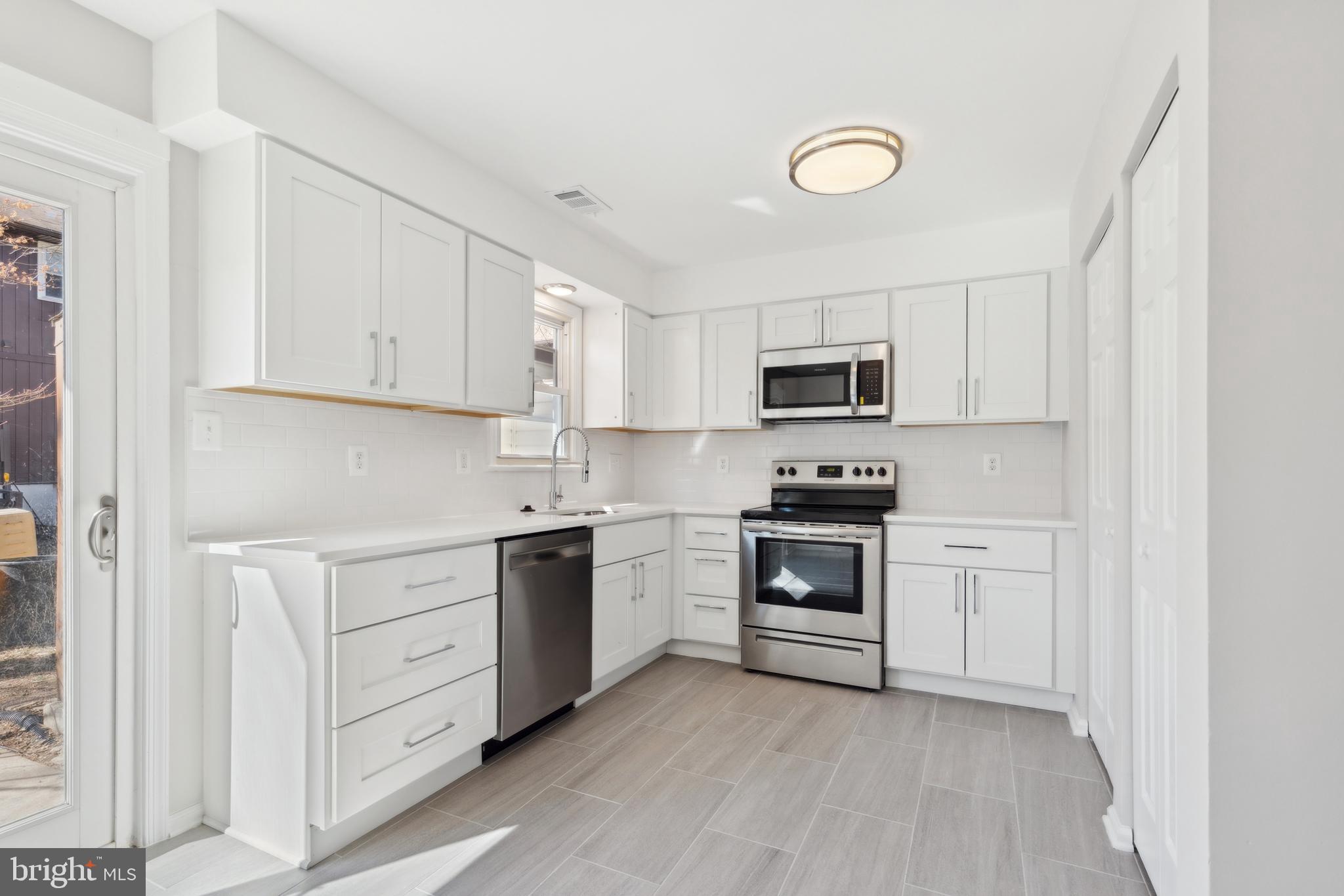 OAKWOOD VILLAGE CONDO - Residential