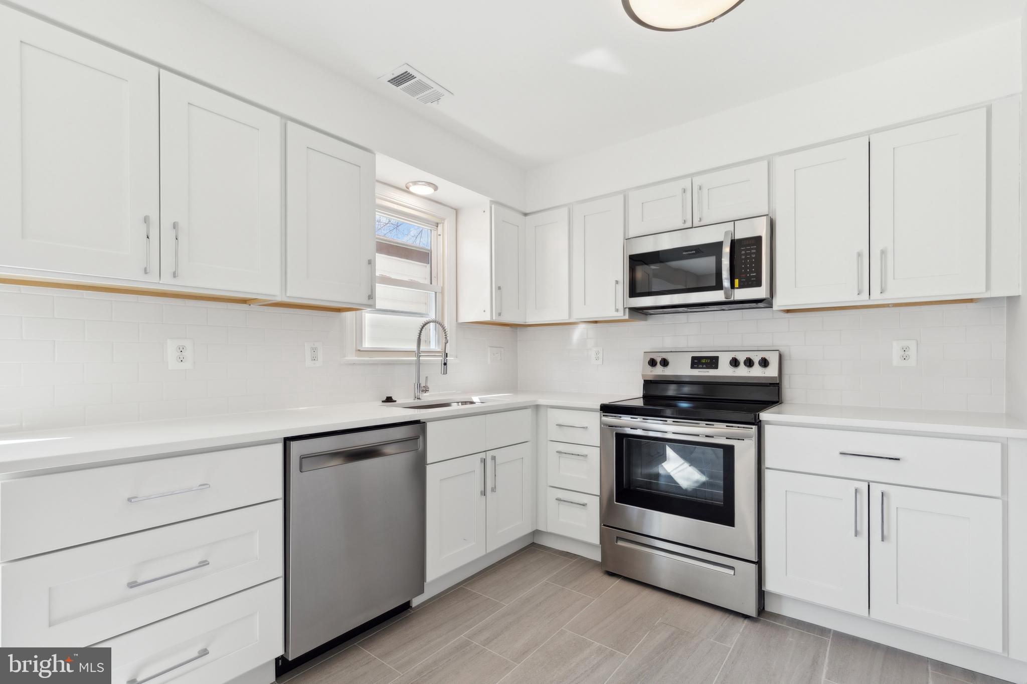 OAKWOOD VILLAGE CONDO - Residential