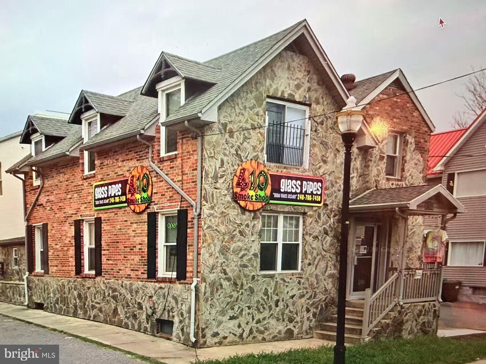 LAUREL - Residential Lease