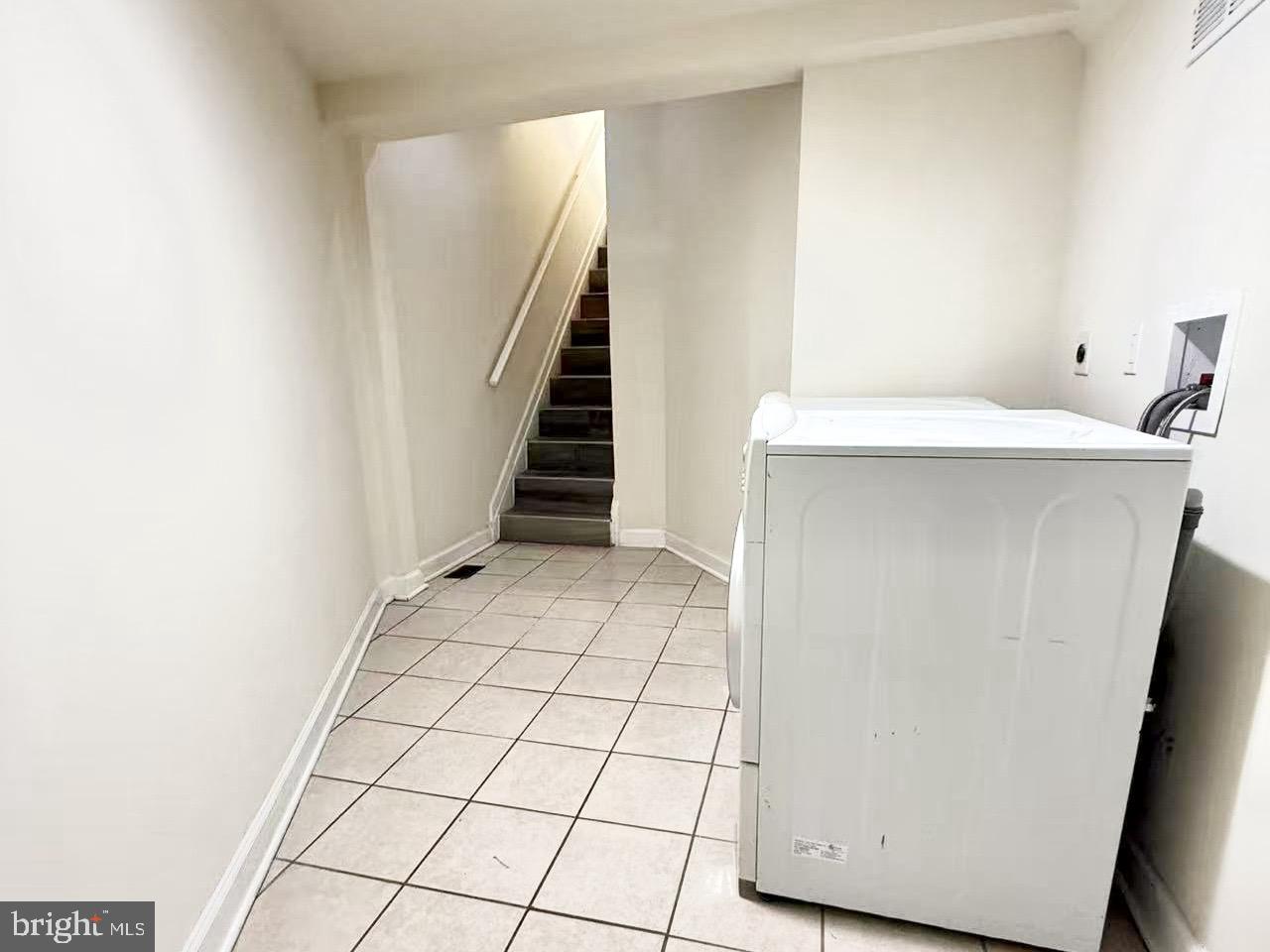 LAUREL - Residential Lease