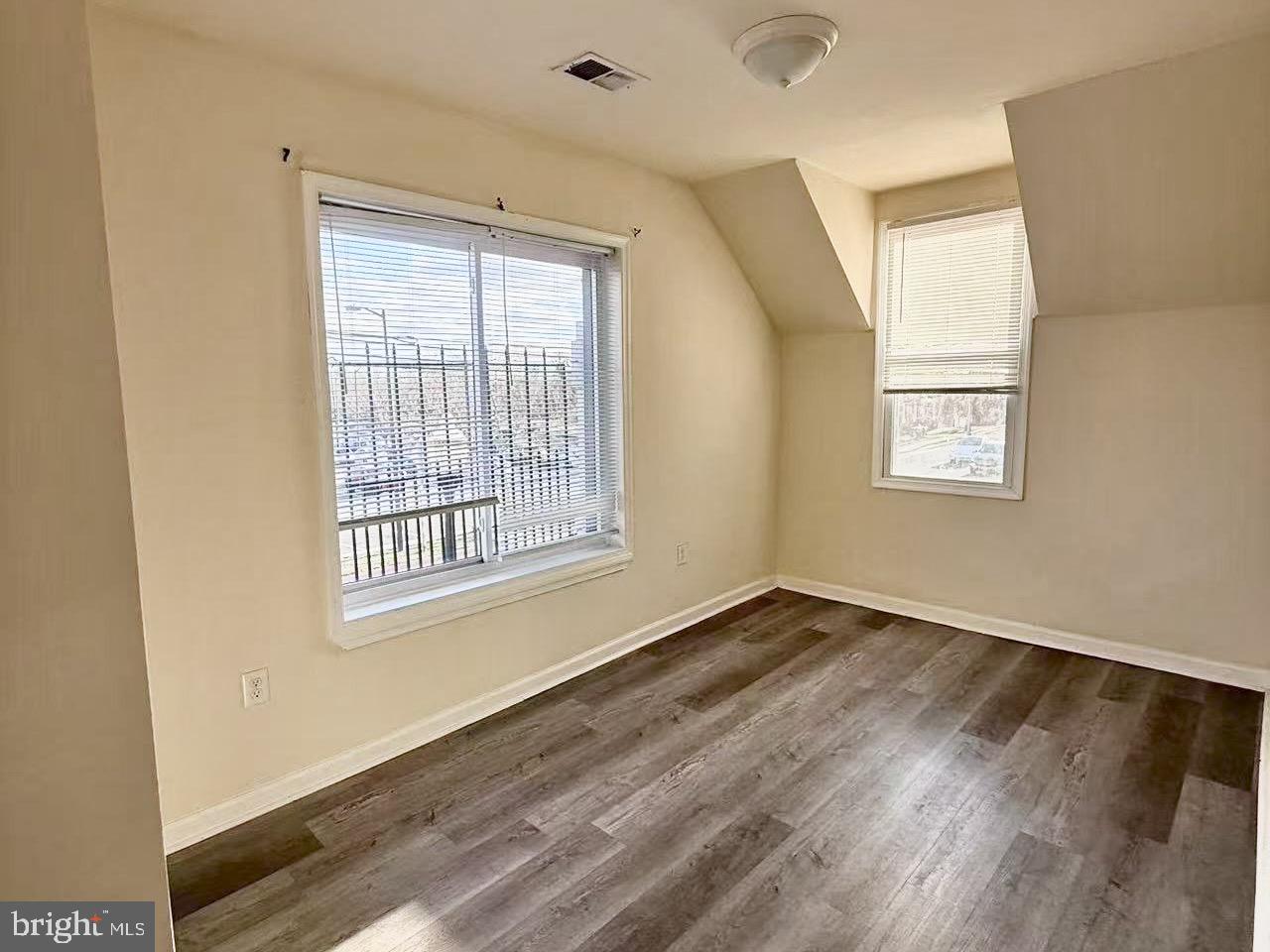 LAUREL - Residential Lease