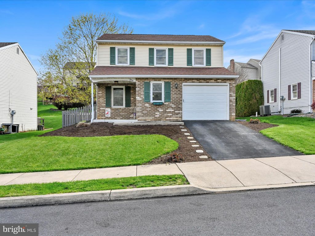 Photo of 224 Linda Terrace, EPHRATA, PA 17522 (MLS # PALA2062522)