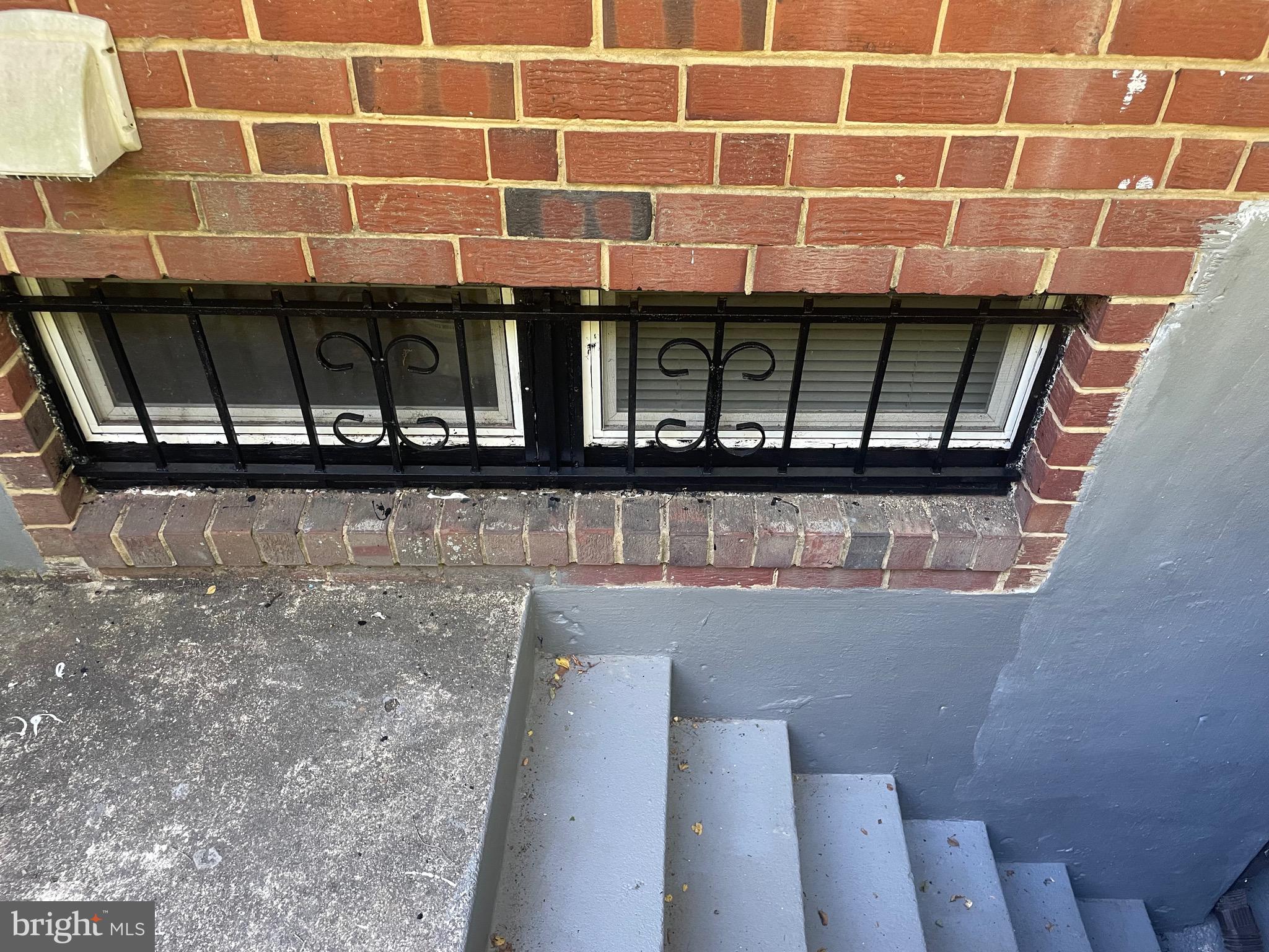 GLASSMANOR - Residential Lease