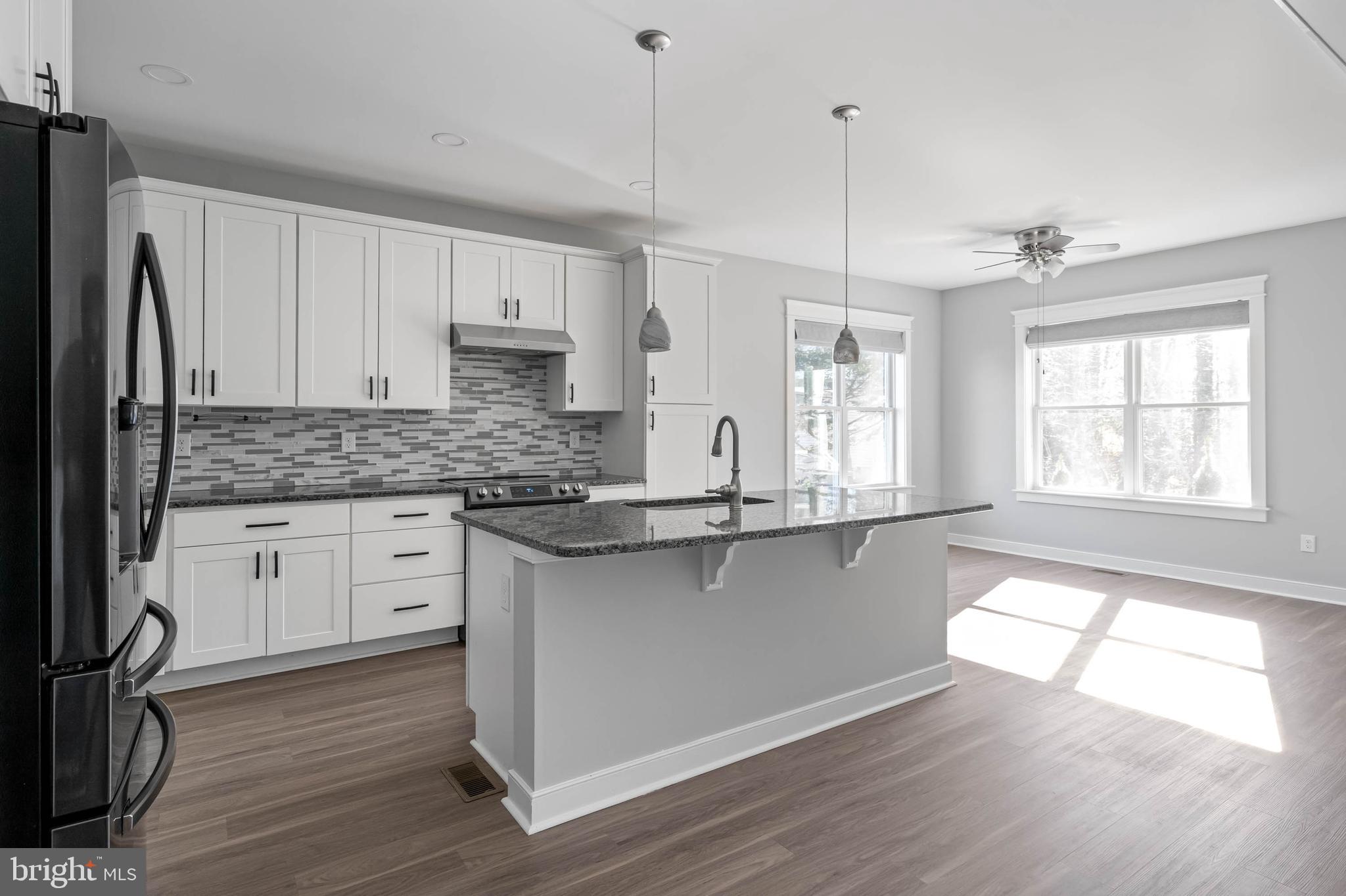 FAIRWAY VILLAS - Residential