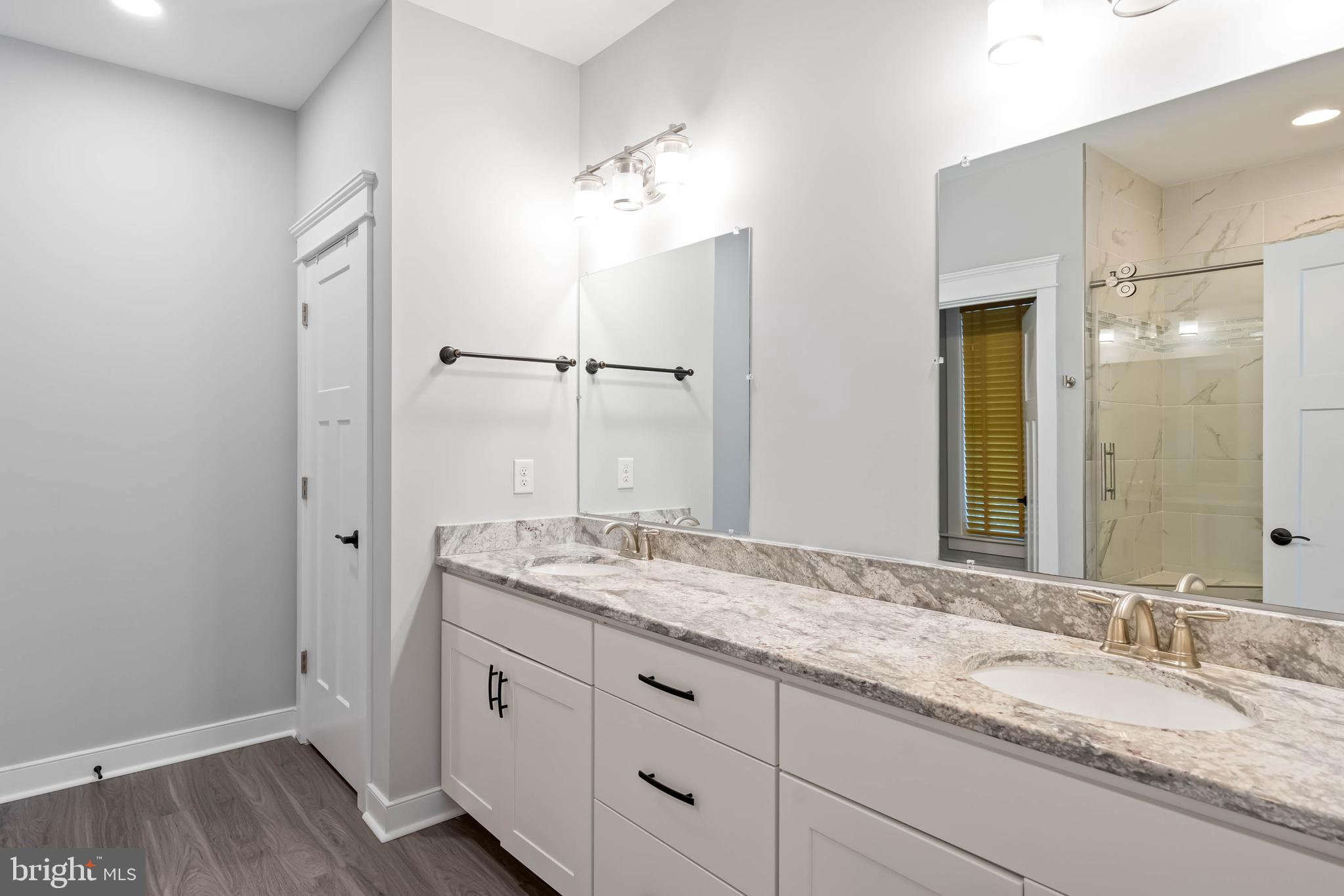 FAIRWAY VILLAS - Residential