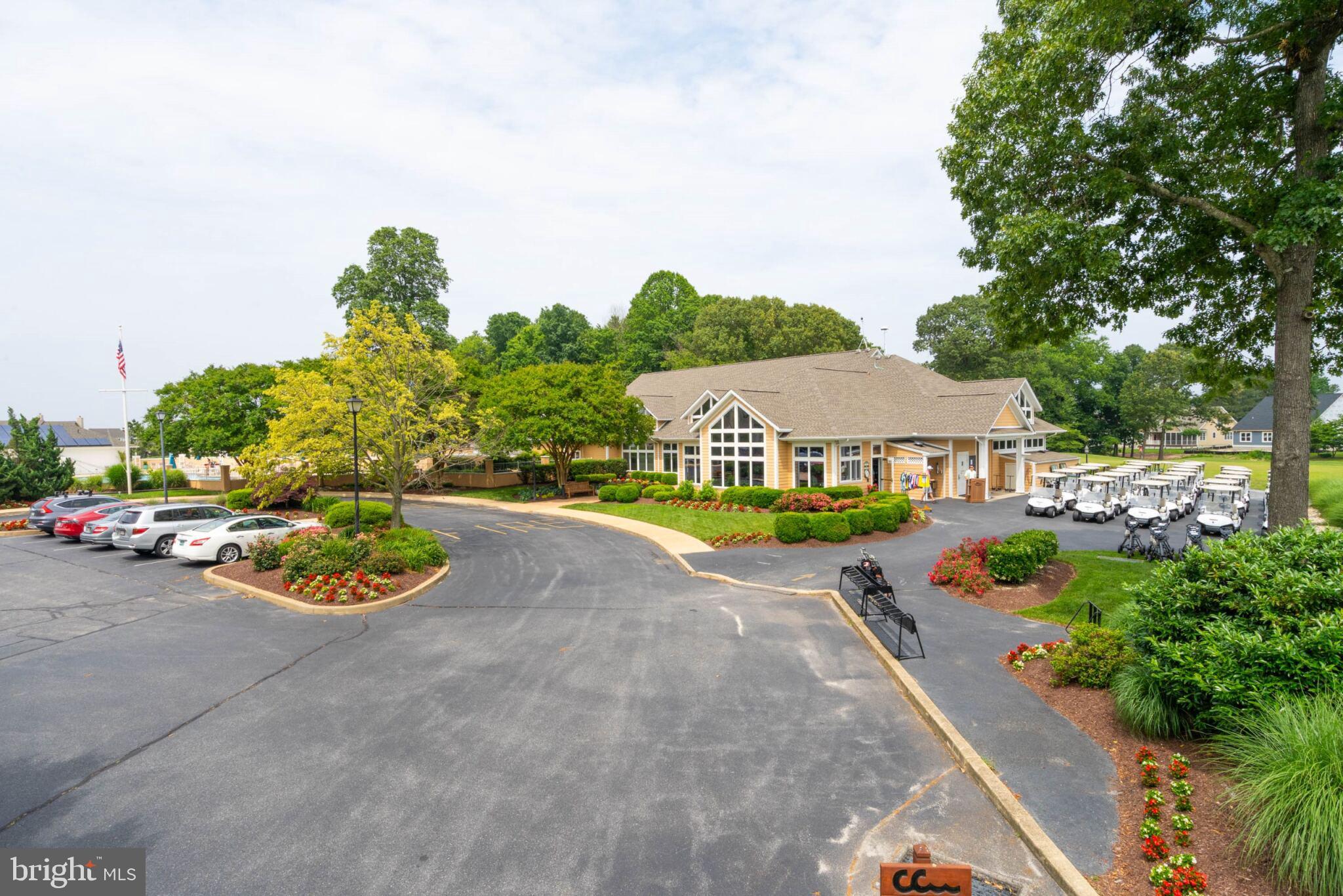 FAIRWAY VILLAS - Residential