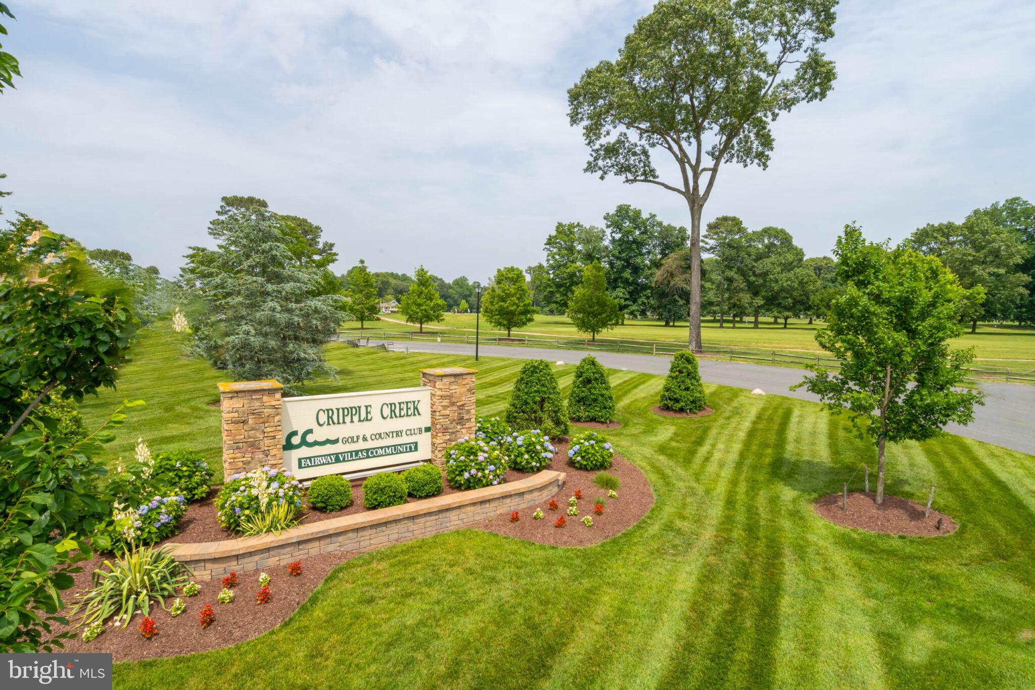 FAIRWAY VILLAS - Residential