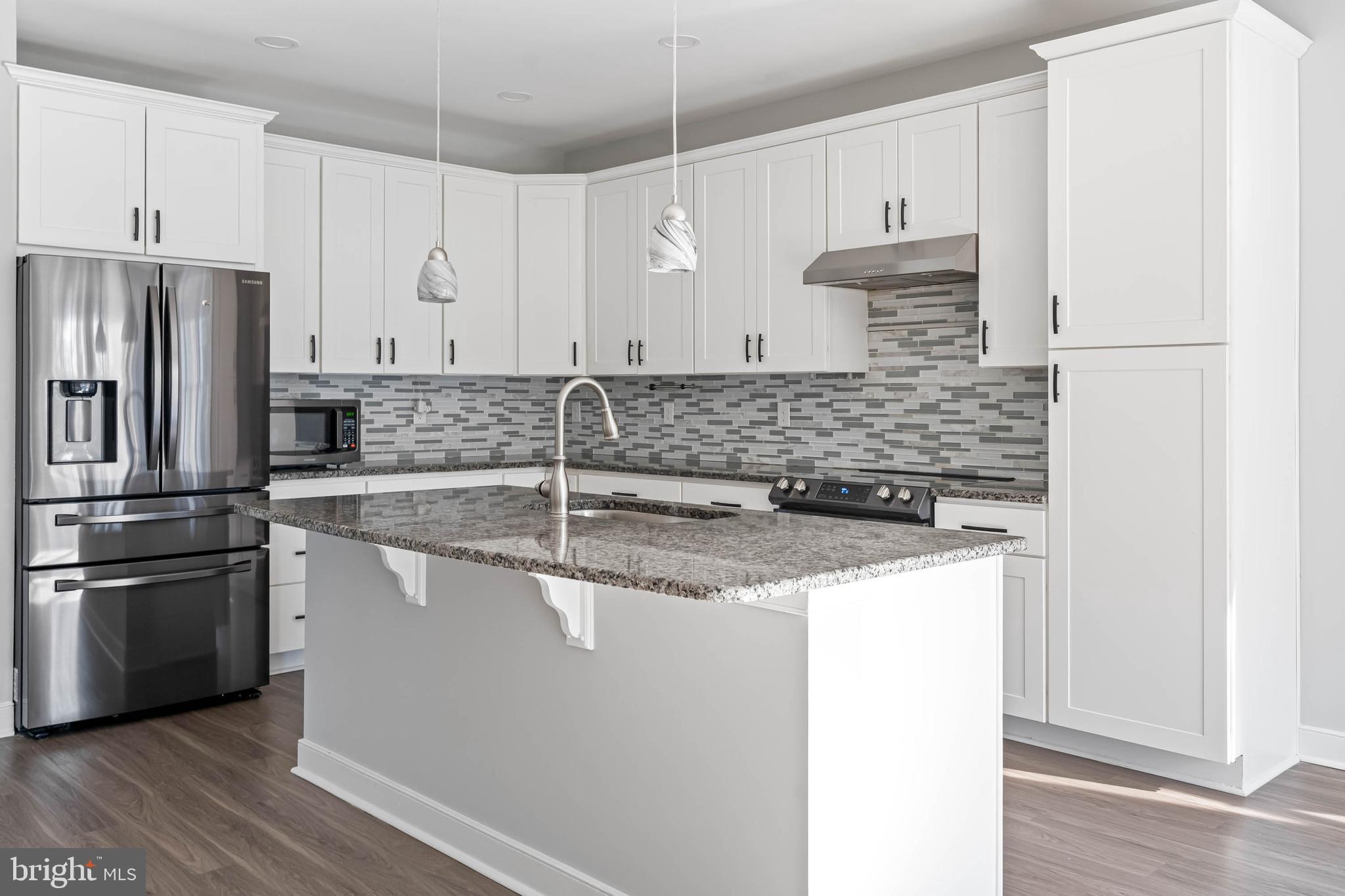 FAIRWAY VILLAS - Residential