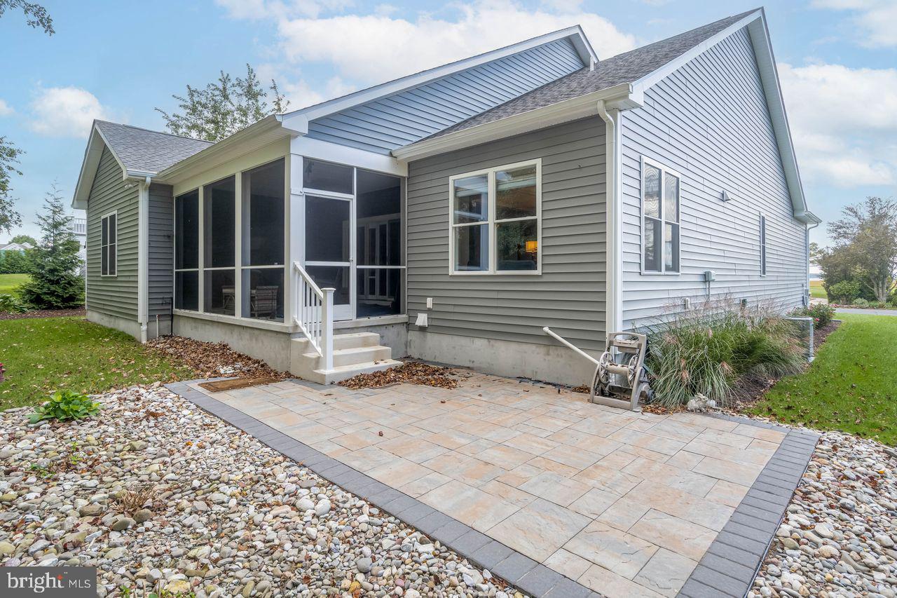 FAIRWAY VILLAS - Residential