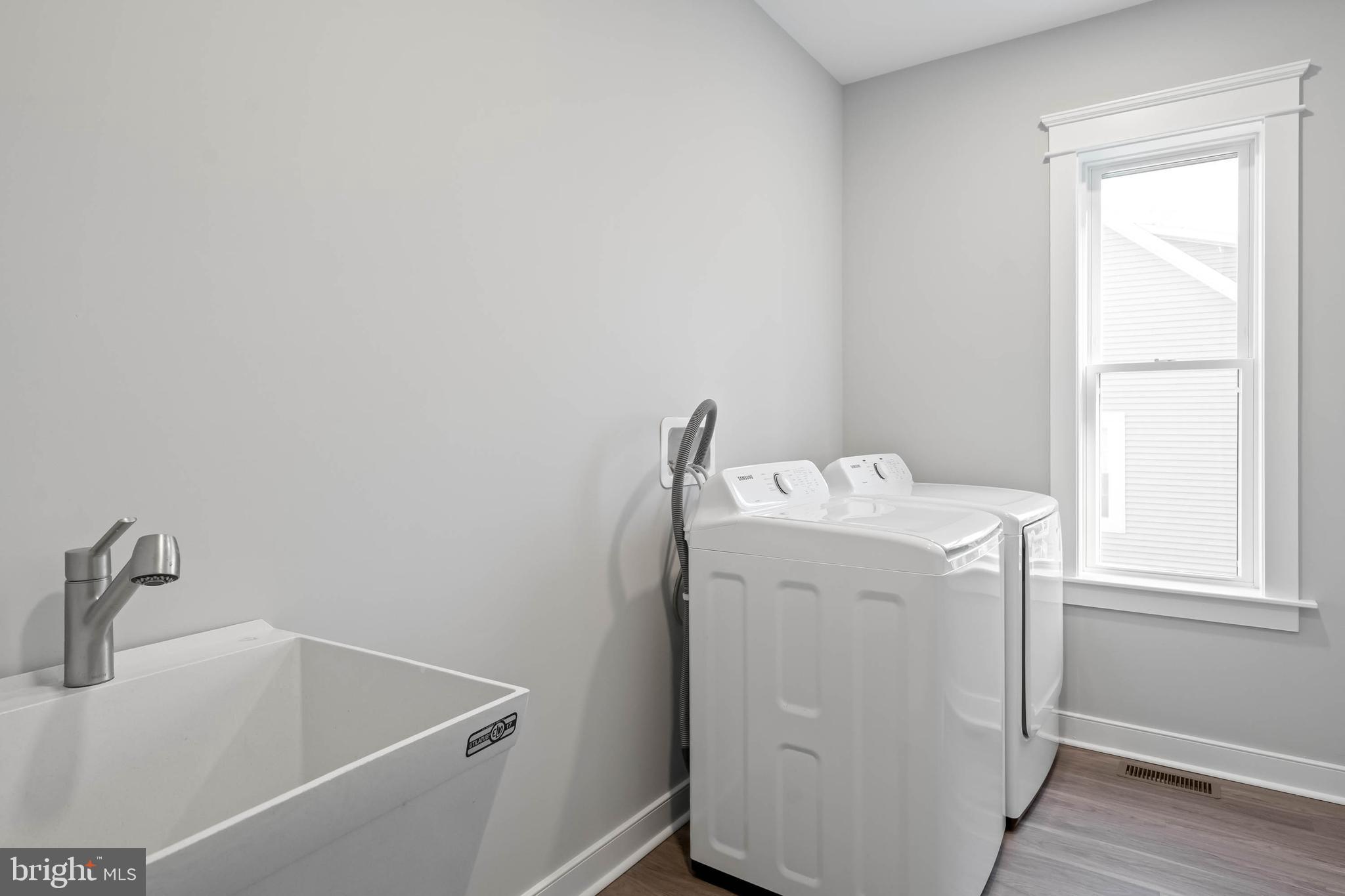 FAIRWAY VILLAS - Residential