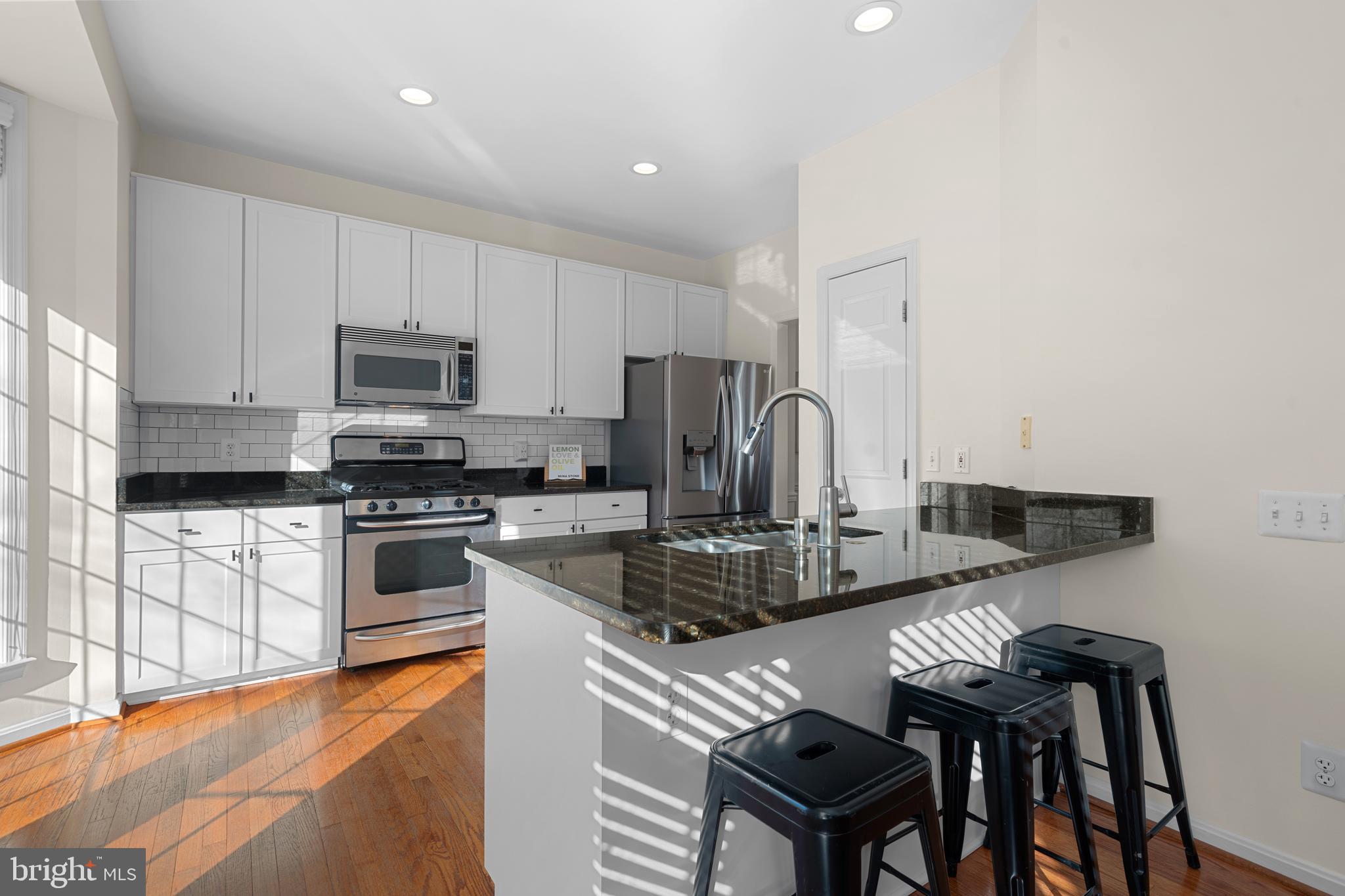 ISLAND CREEK - Residential