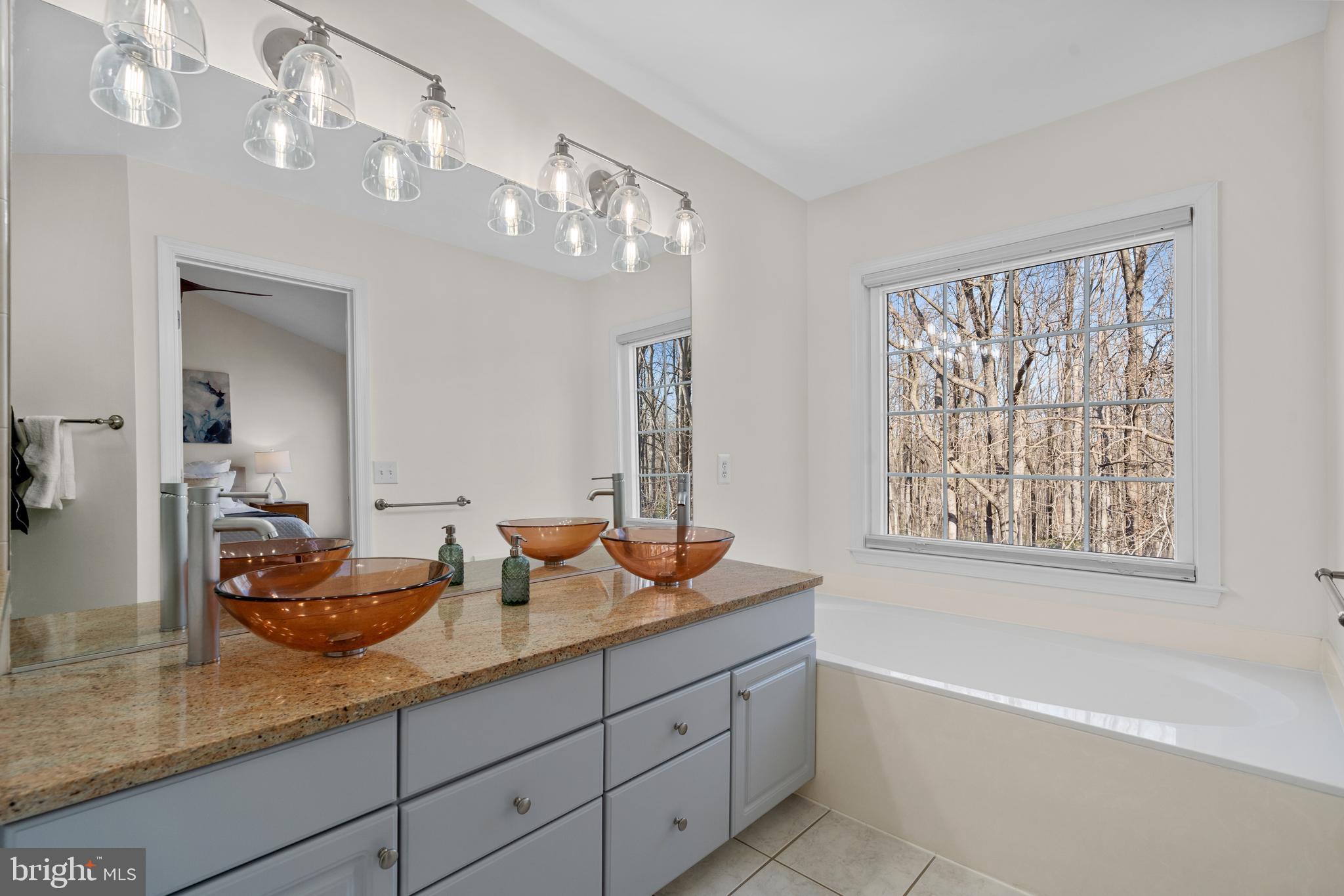 ISLAND CREEK - Residential