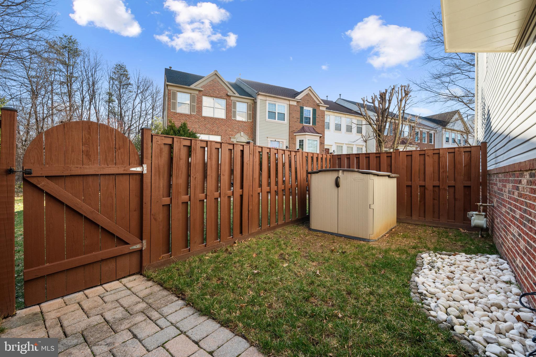 ISLAND CREEK - Residential