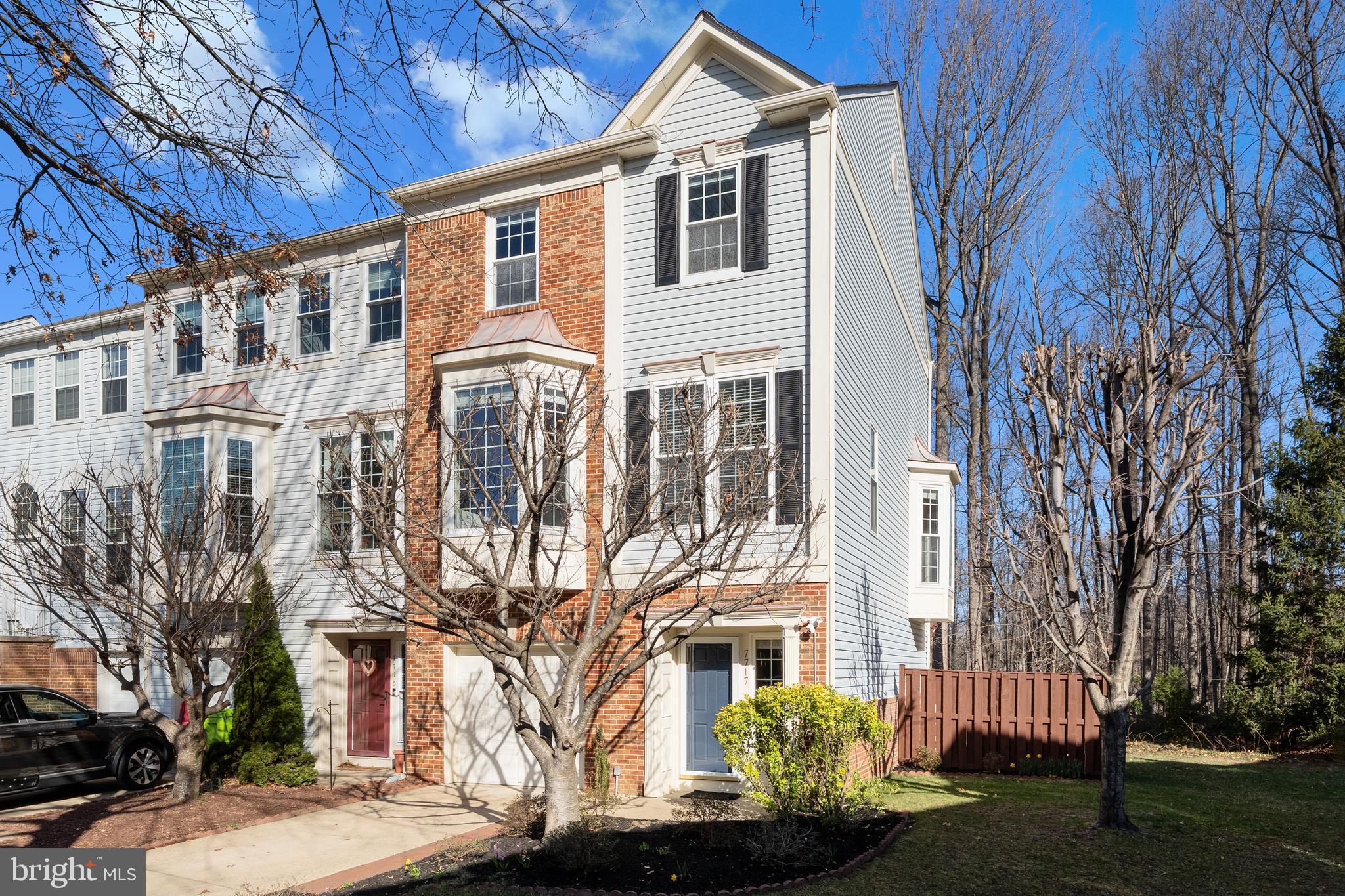 ISLAND CREEK - Residential