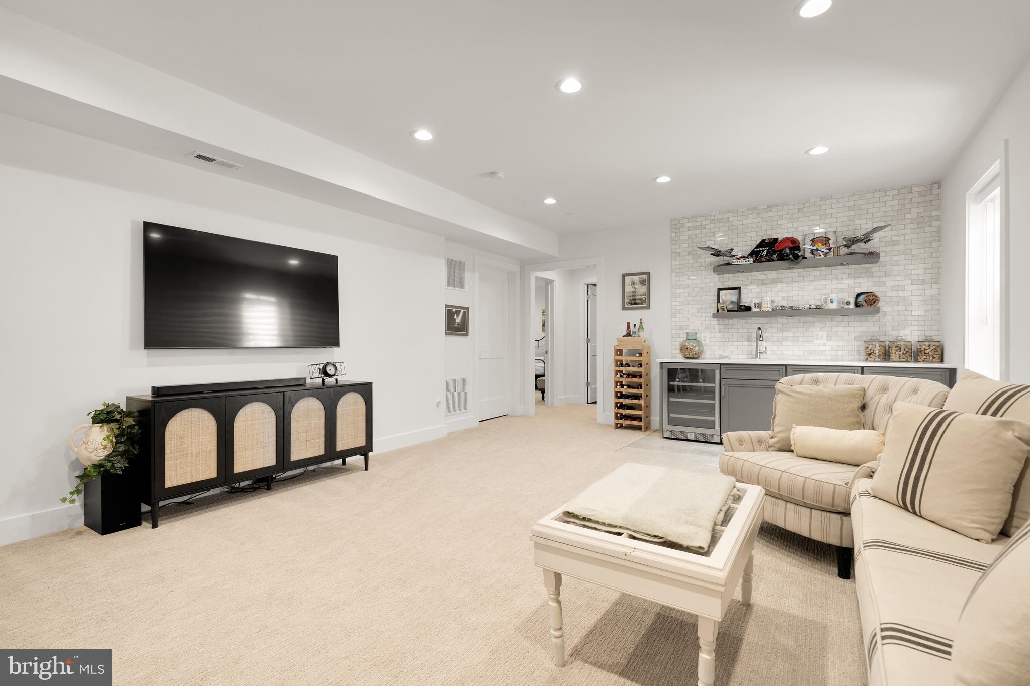 CARLIN SPRINGS - Residential