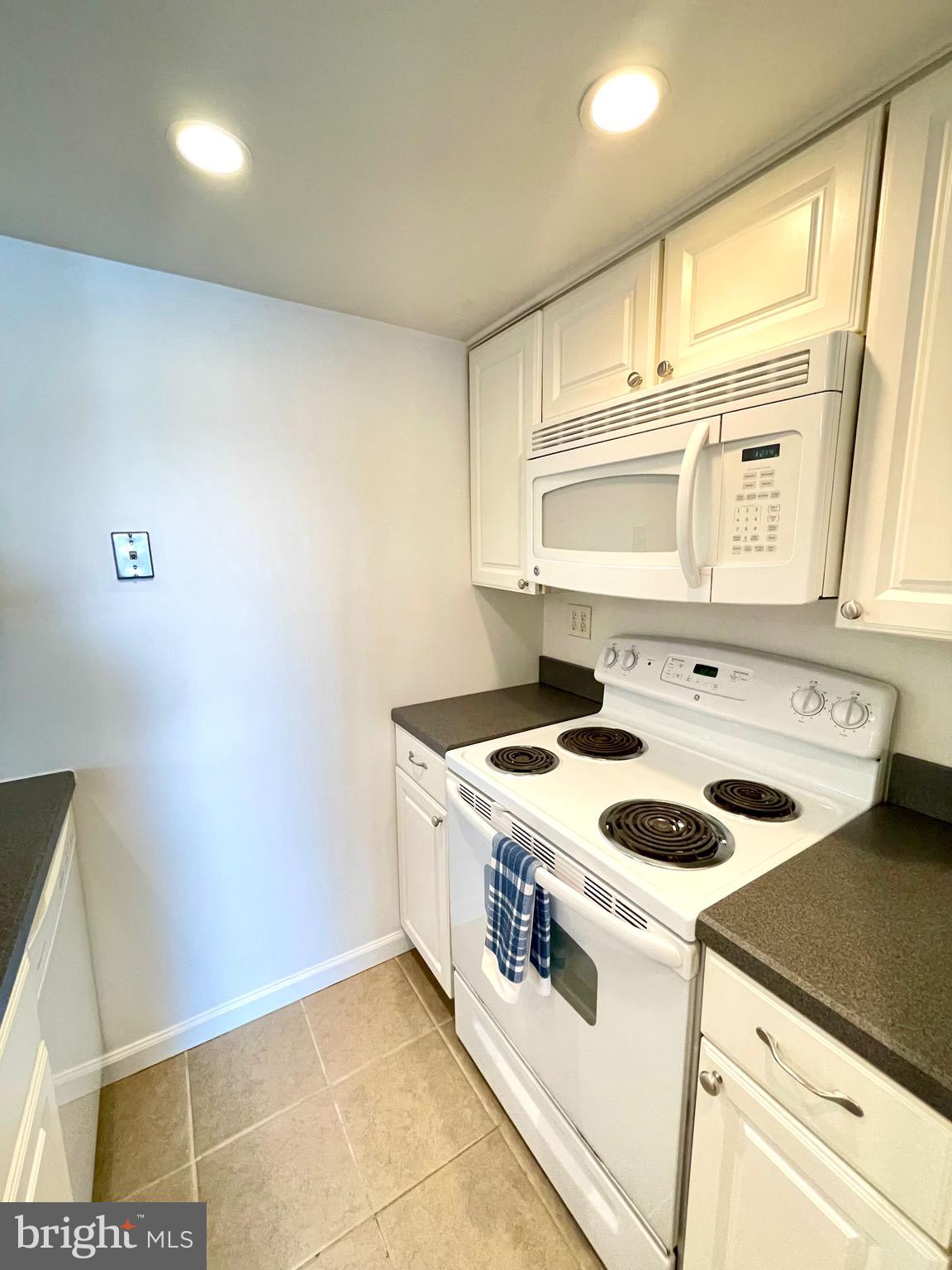 CHATHAM VIL OF TOW - Residential