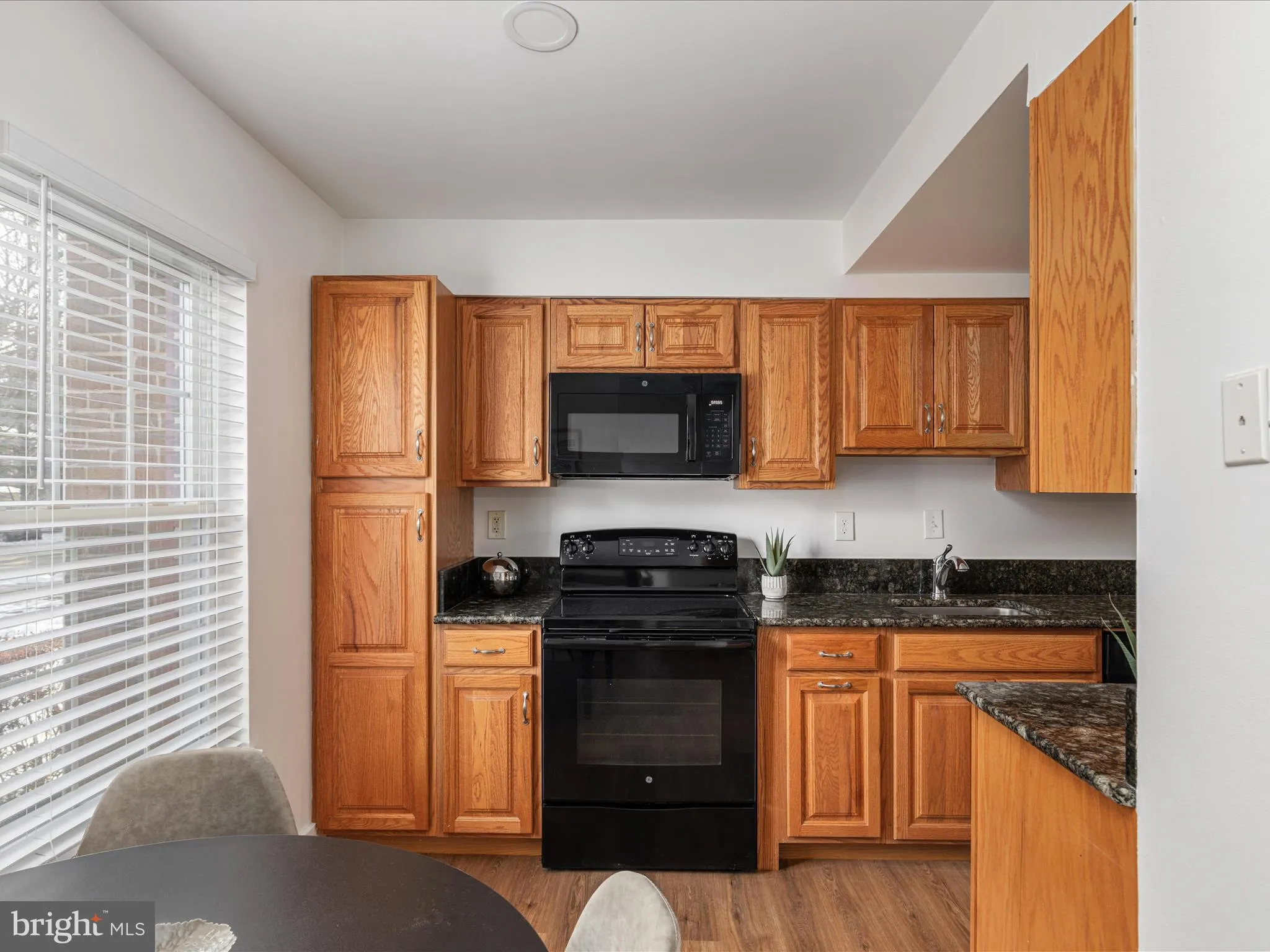 Springfield, Virginia 22152, United States, 3 Bedrooms Bedrooms, ,3 BathroomsBathrooms,Residential,Pending,4075